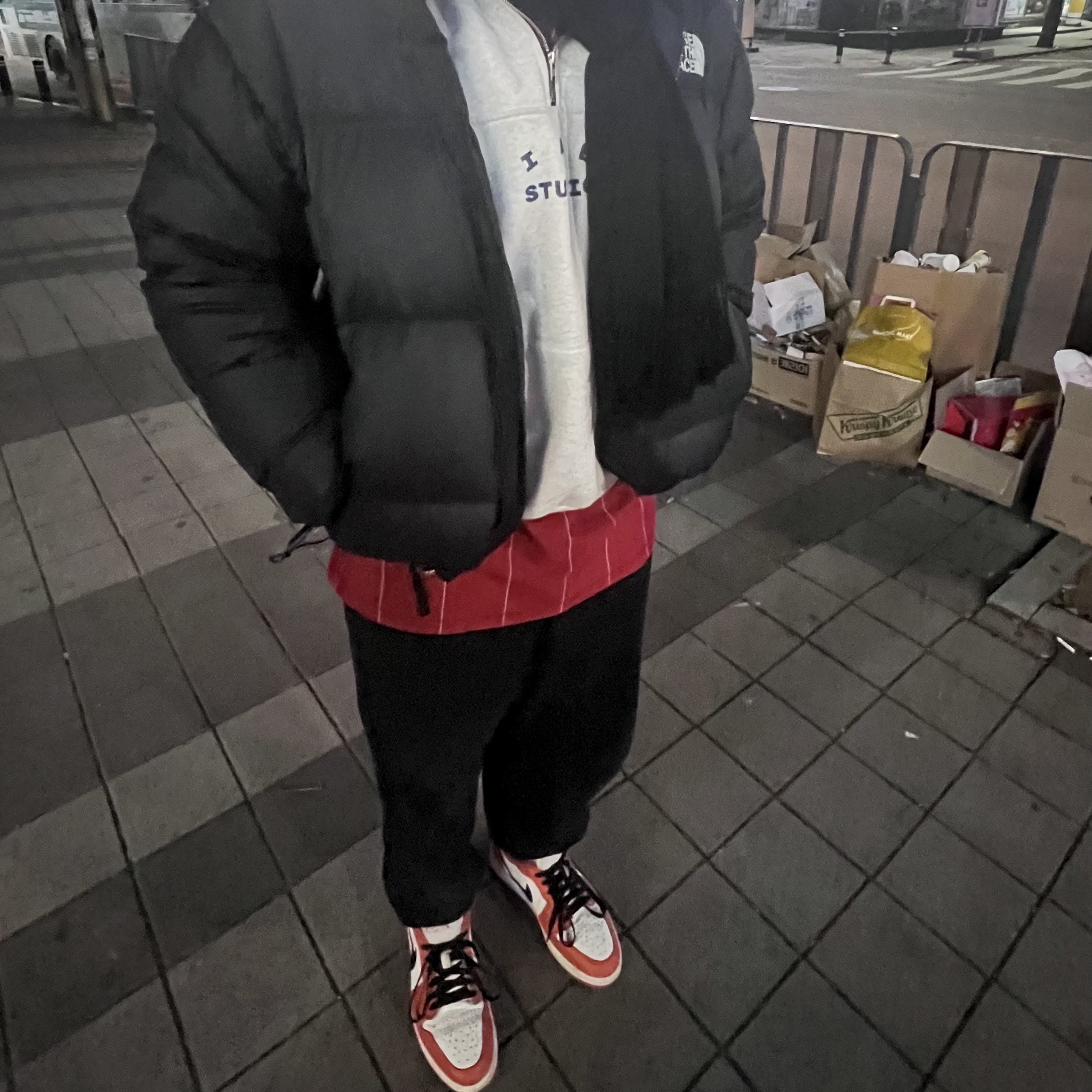 The North Face 1996 Eco Nuptse Jacket Black, IAB Studio Half Zip Pullover Light Gray 착용 스타일