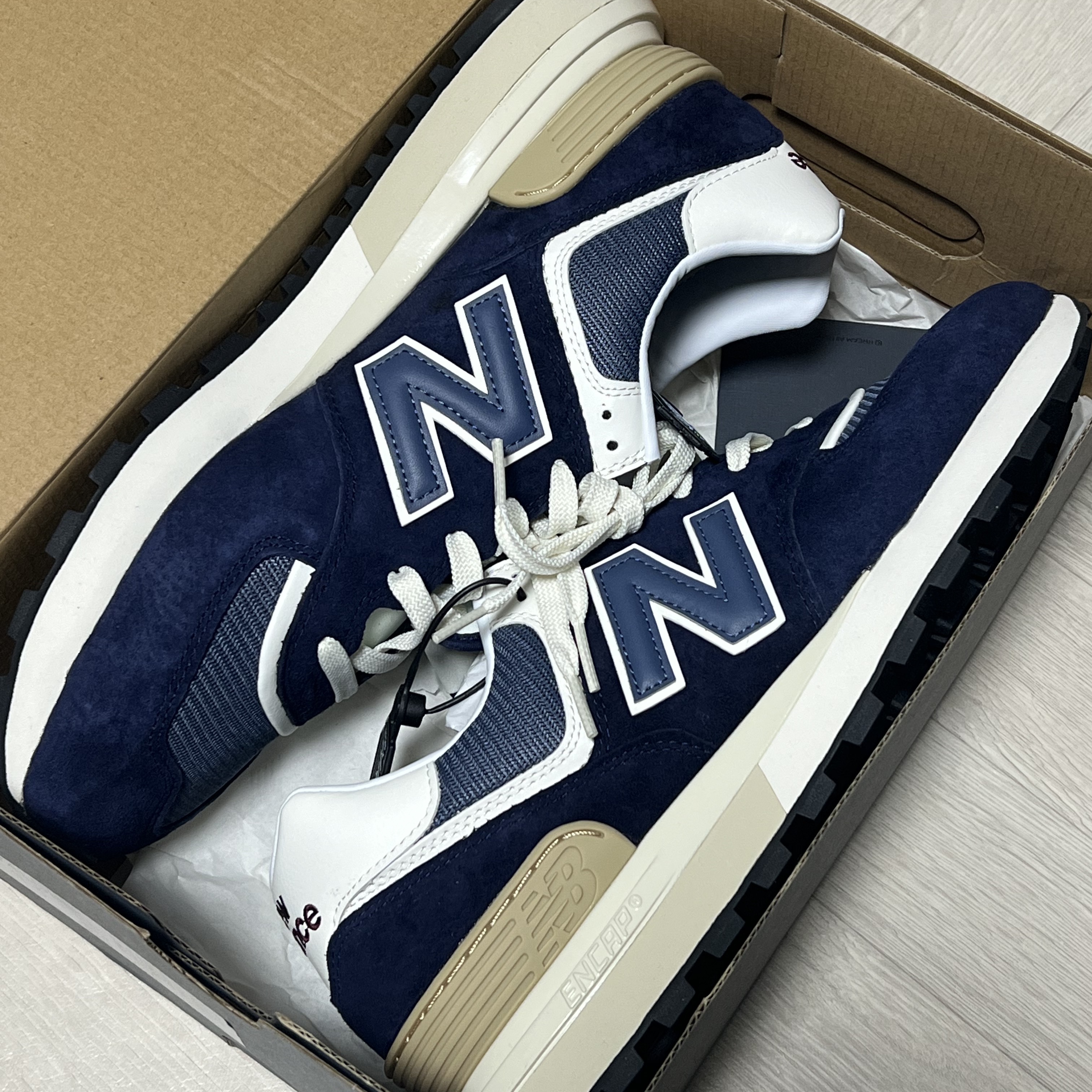 New Balance 574 Legacy Navy 착용 스타일
