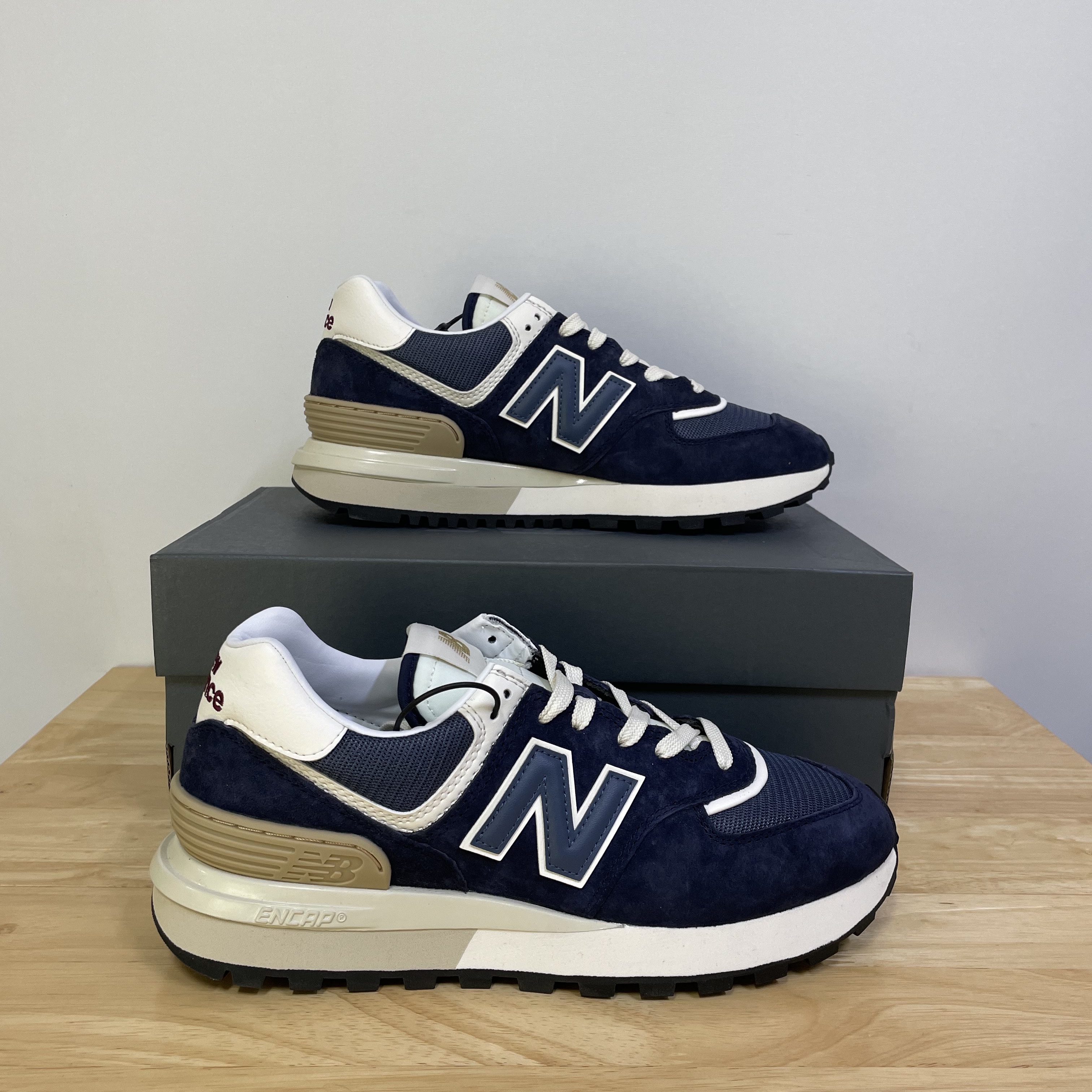 New Balance 574 Legacy Navy 착용 스타일 - 1