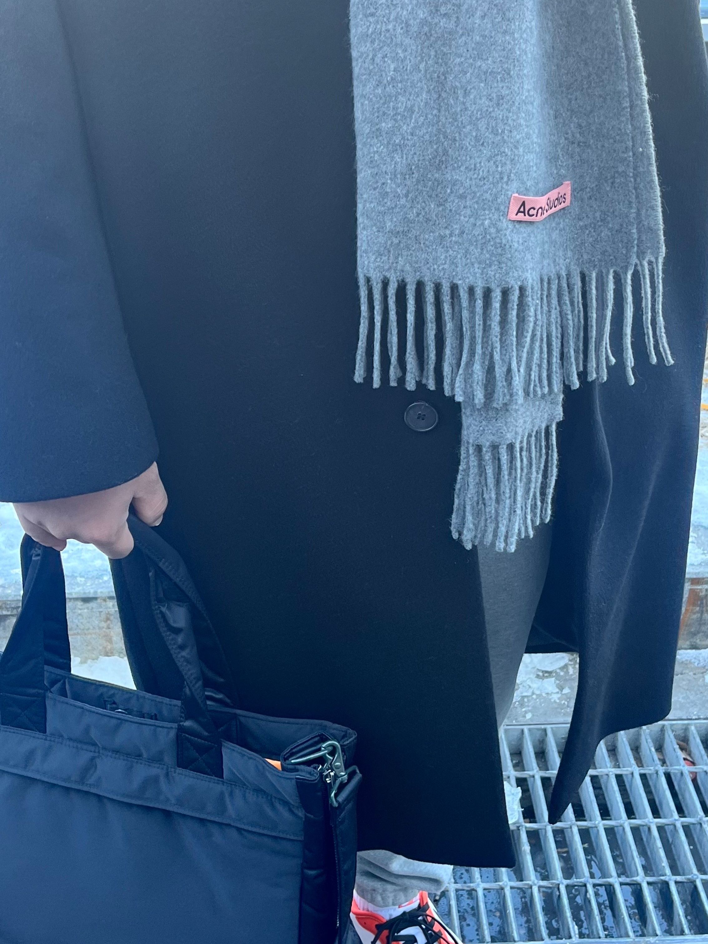 Porter Tanker 2Way Tote Bag Black, Jordan 1 Low OG Starfish 착용 스타일