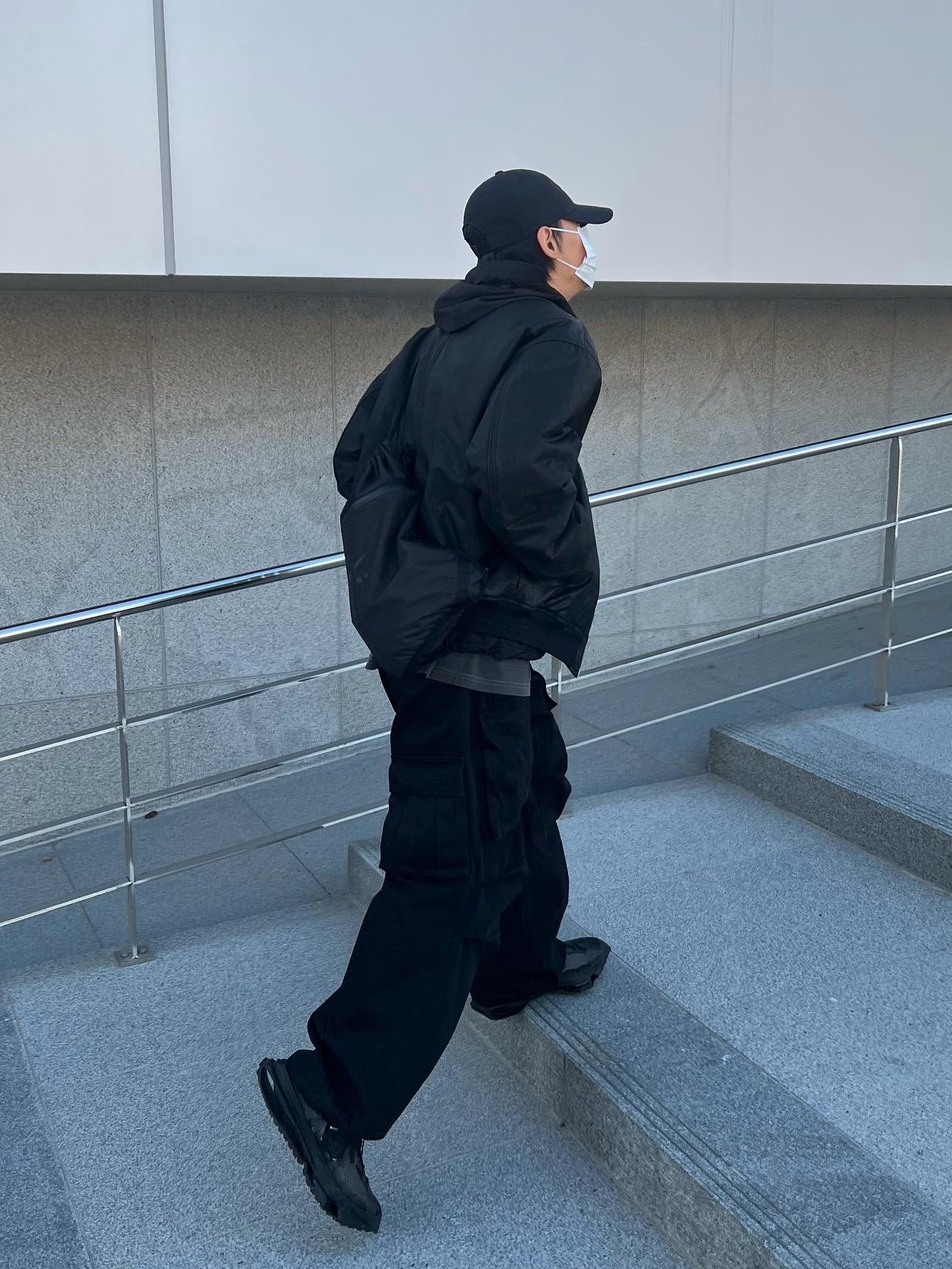 Nike x Matthew M Williams Zoom 004 Triple Black 착용 스타일 - 4