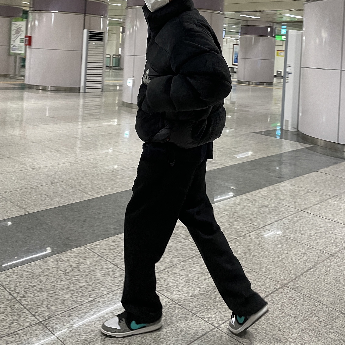 Palace Polartec High Loft Puffa Black - 22FW, Nike SB Dunk Low Pro Clear Jade 착용 스타일 - 2