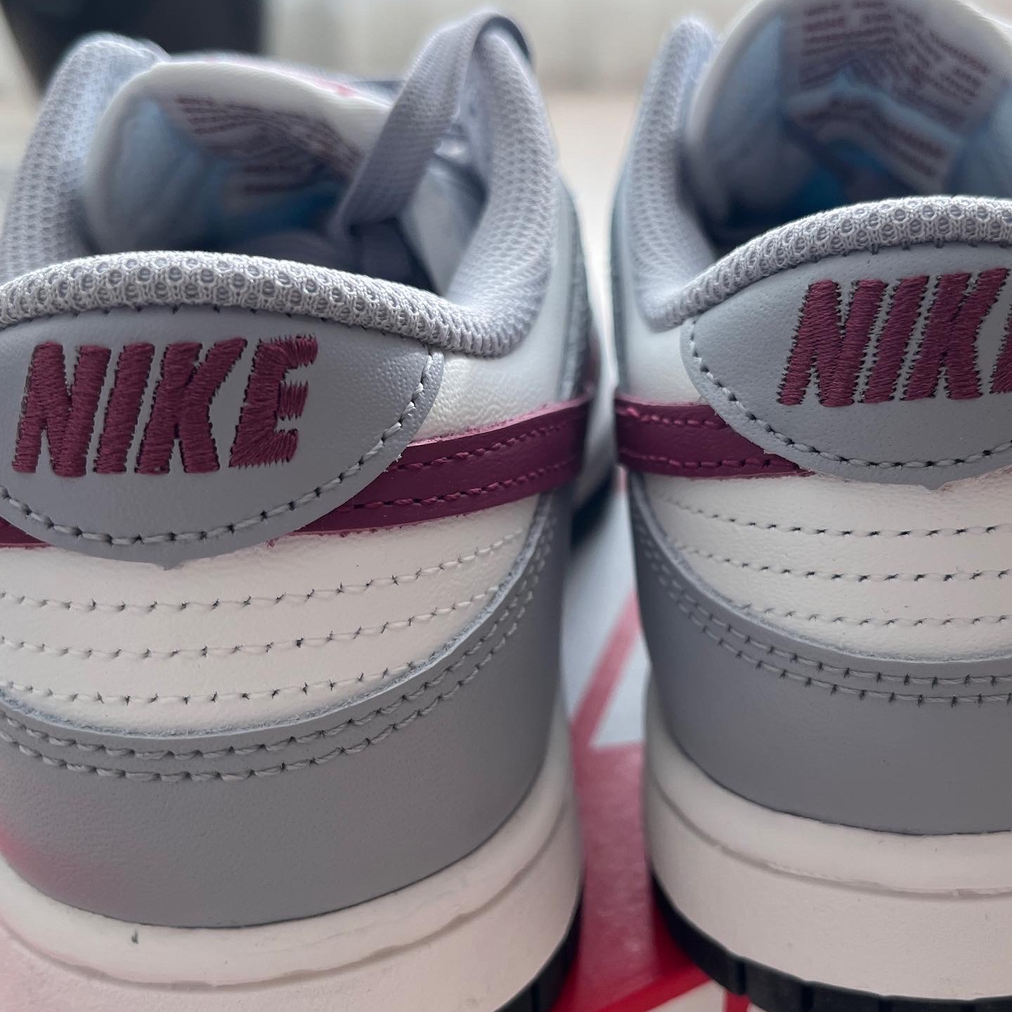 (W) Nike Dunk Low Wolf Grey Rosewood 착용 스타일 - 4