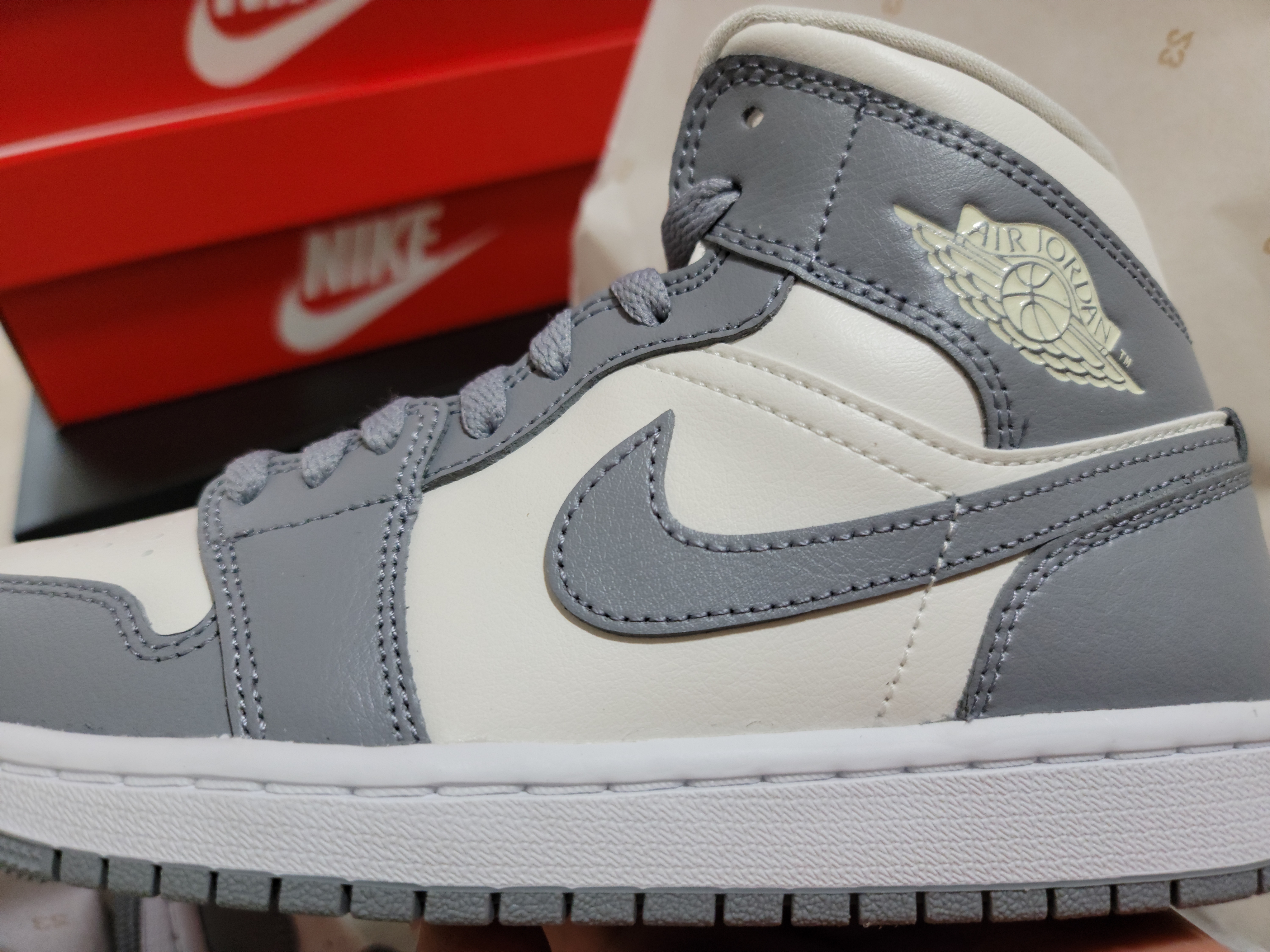 (W) Jordan 1 Mid Sail Stealth 착용 스타일