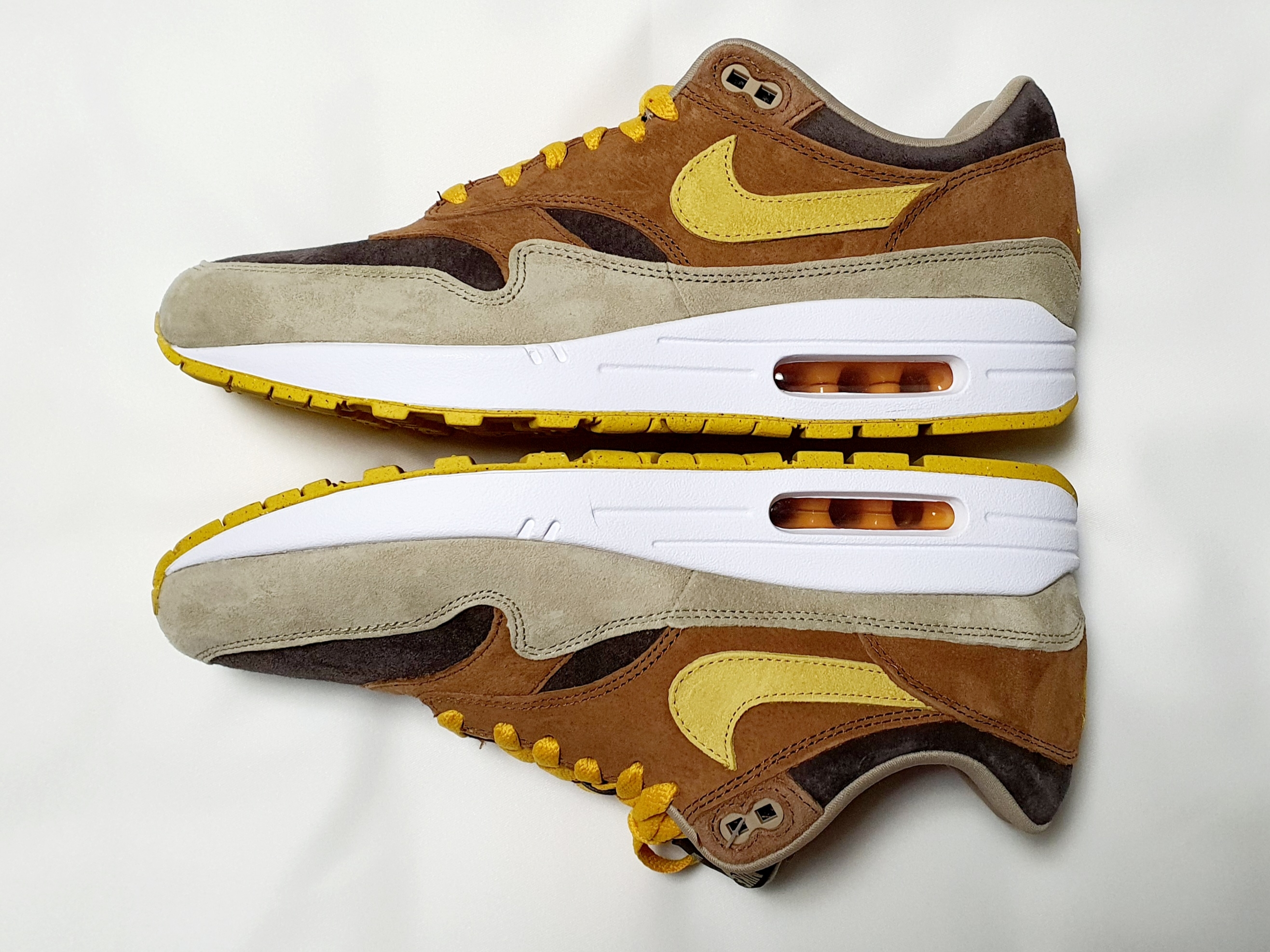 Nike Air Max 1 Premium Pecan and Yellow Ochre 착용 스타일 - 4