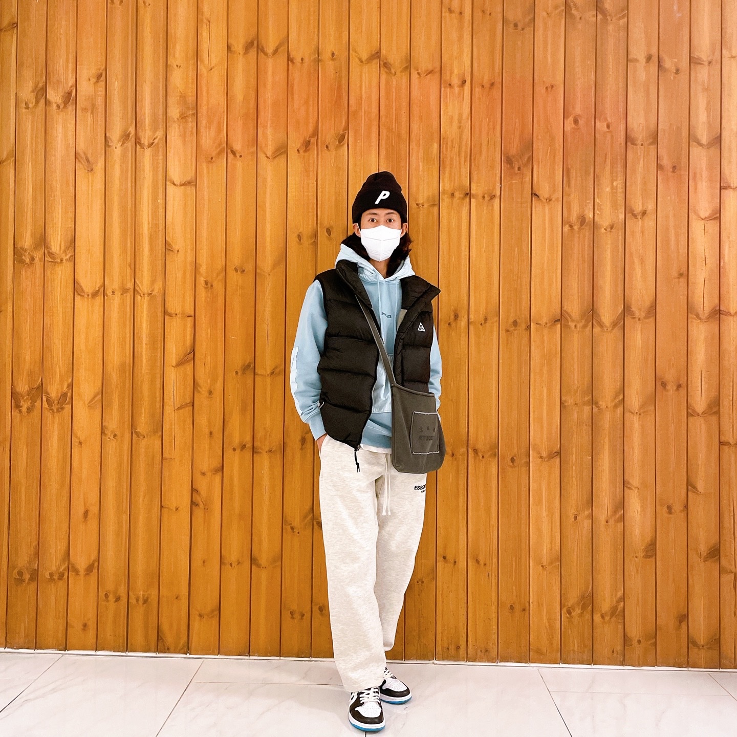 Palace x C.P. Company Goggle Hoodie Blue - 22FW, IAB Studio Pigment Bag Black 착용 스타일 - 1