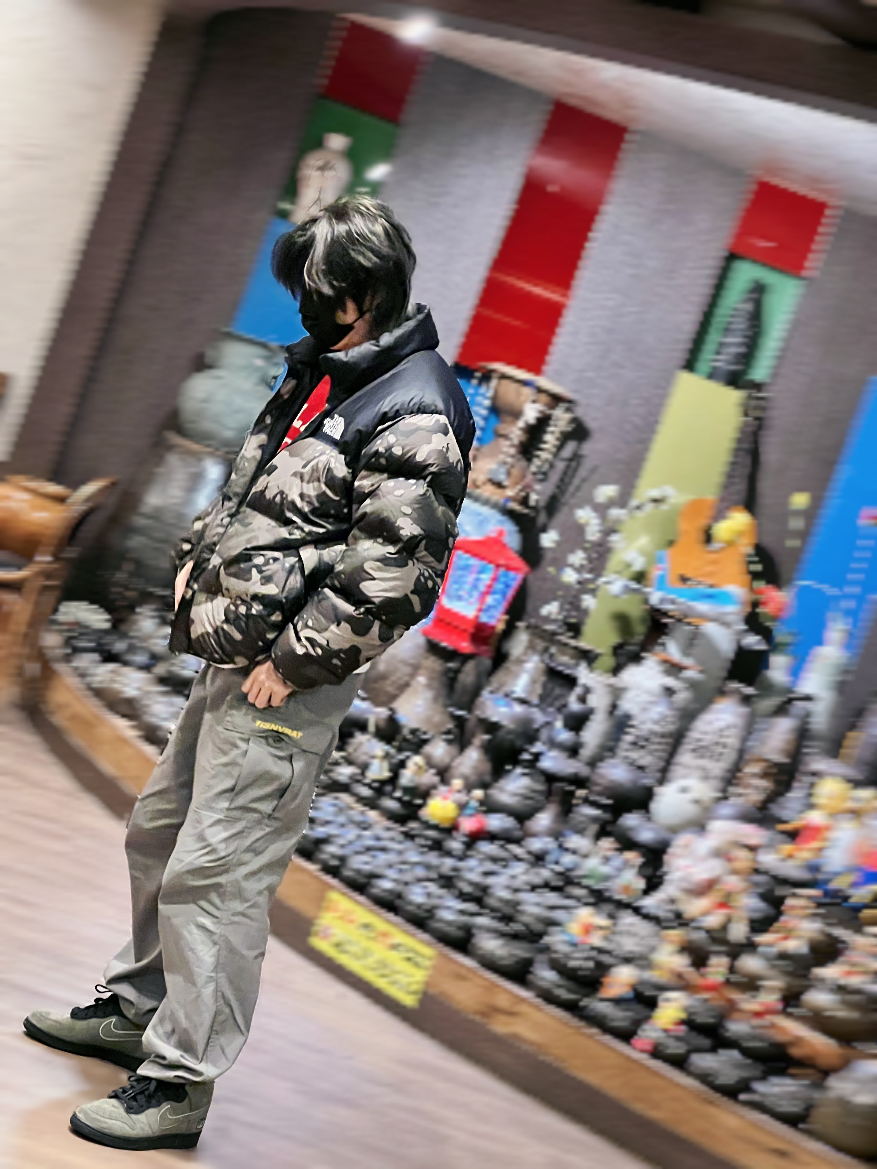 Nike x Soulgoods SB Dunk High '90s Medium Olive, The North Face 1996 Novelty Nuptse Jacket Woodland Camo 착용 스타일