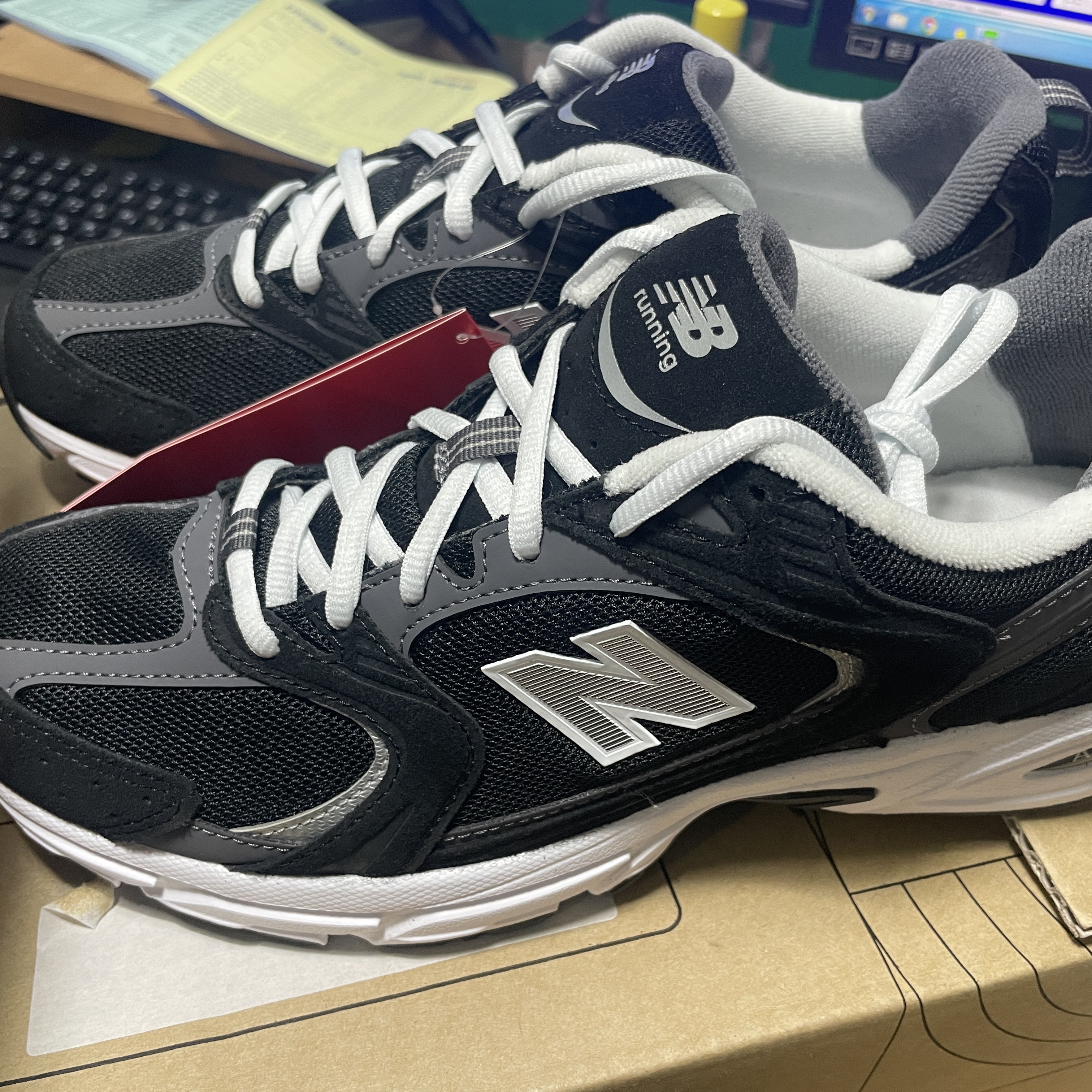 New Balance 530 Classic Black 착용 스타일