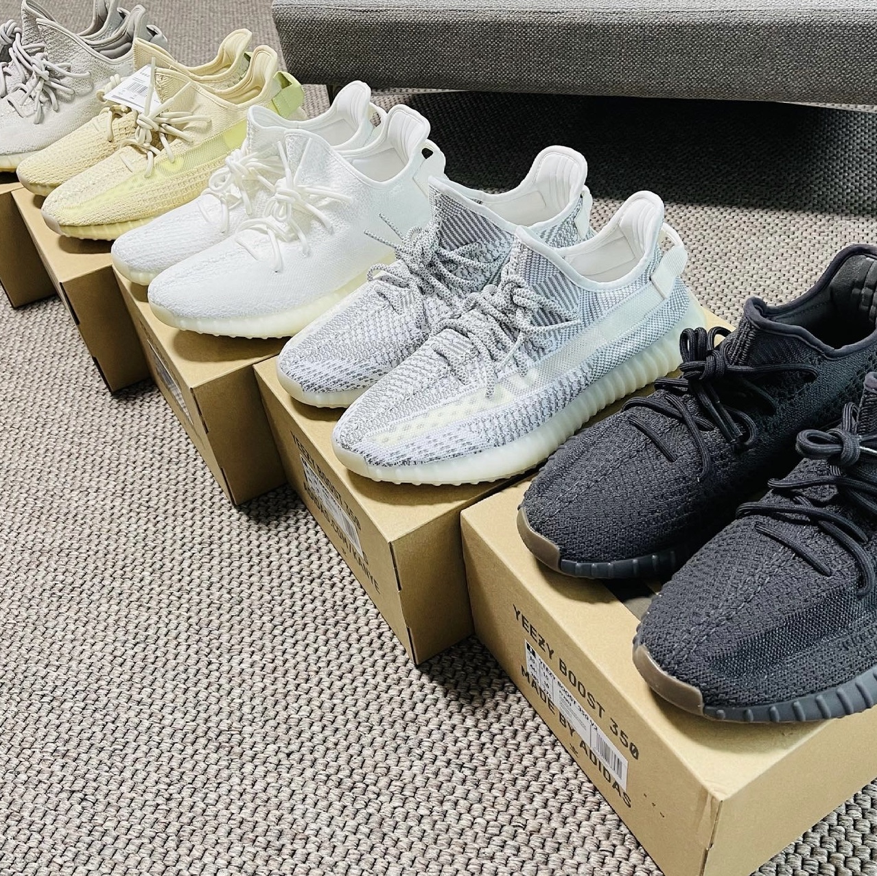 Adidas Yeezy Boost 350 V2 Static - Non-Reflective 2018, Adidas Yeezy Boost 350 V2 Cinder - Reflective 착용 스타일