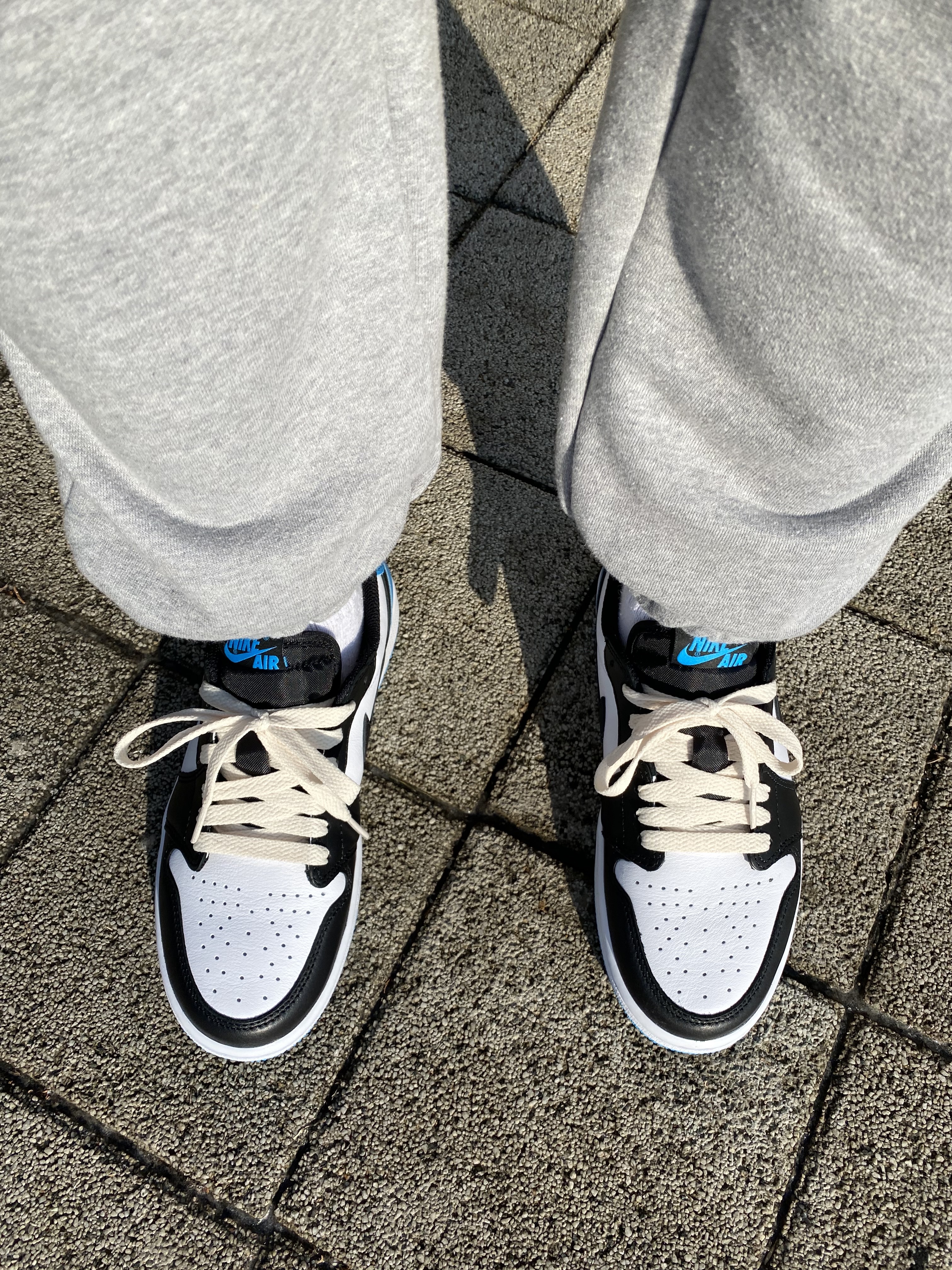 (W) Jordan 1 Retro Low OG Black and Dark Powder Blue 착용 스타일