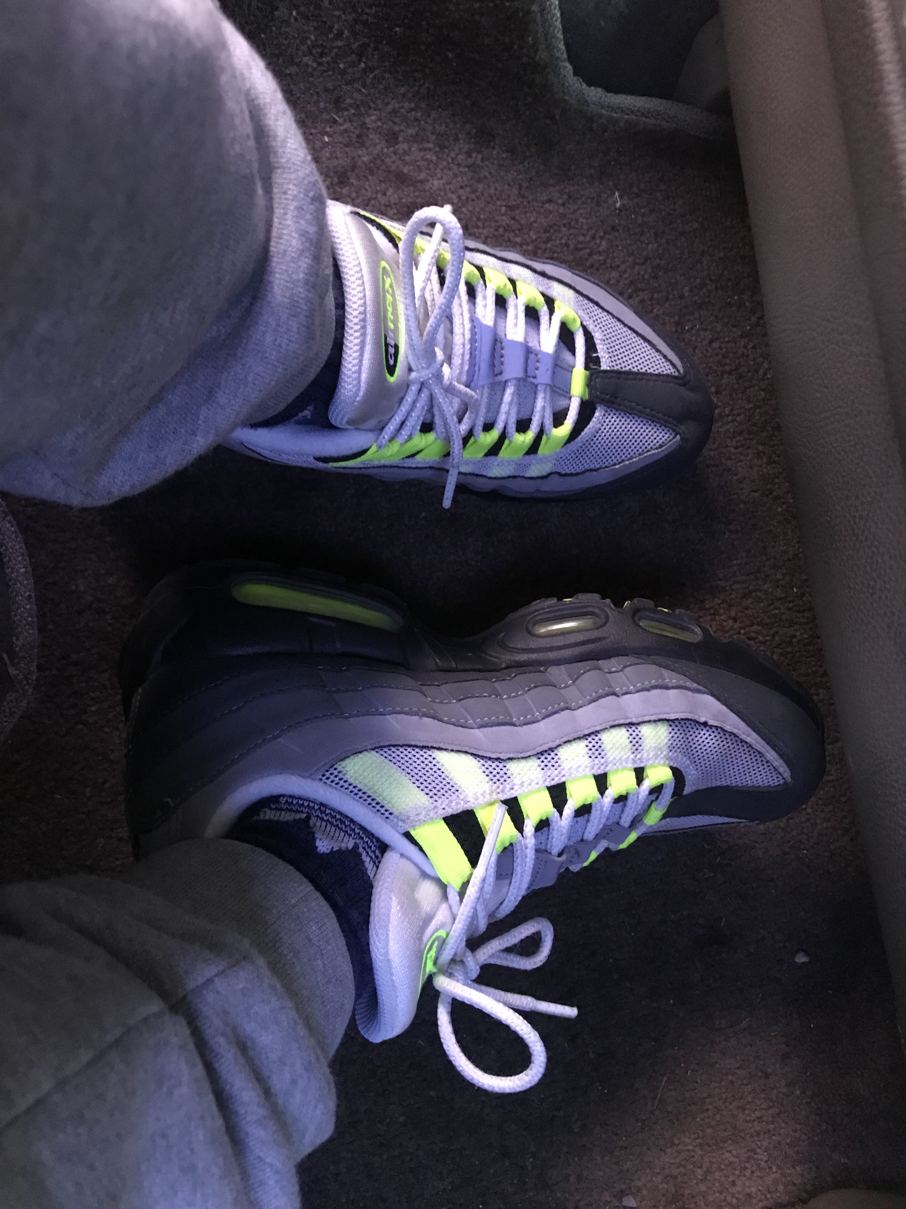 Nike Air Max 95 OG Neon Yellow 2020, Nike x Drake Nocta Fleece Pants University Gold - Asia 착용 스타일 - 1