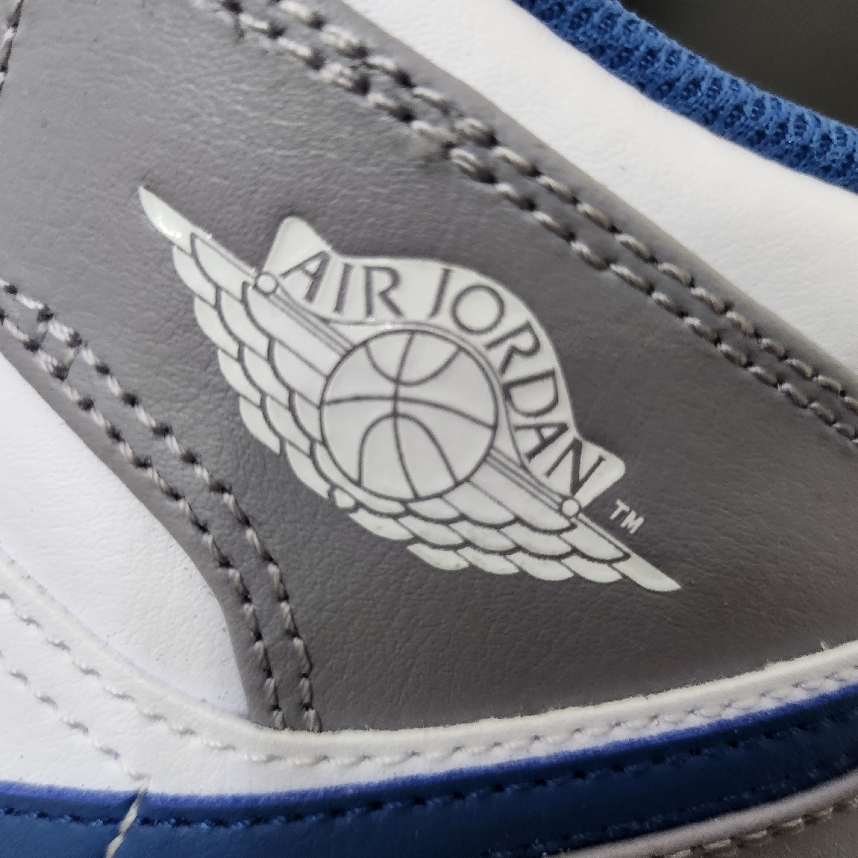 (GS) Jordan 1 Mid Cement Grey True Blue 착용 스타일 - 3