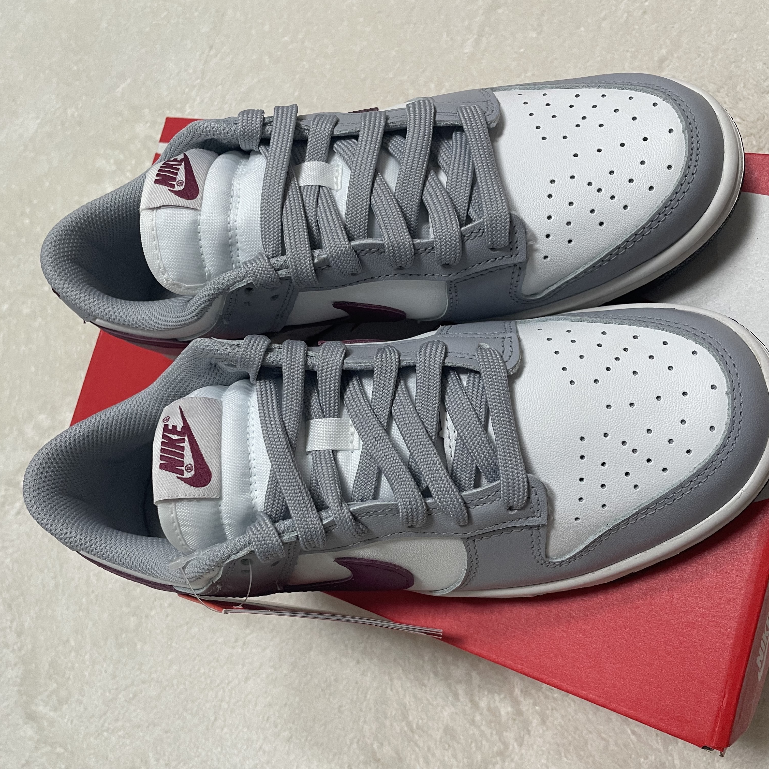 (W) Nike Dunk Low Wolf Grey Rosewood 착용 스타일 - 2