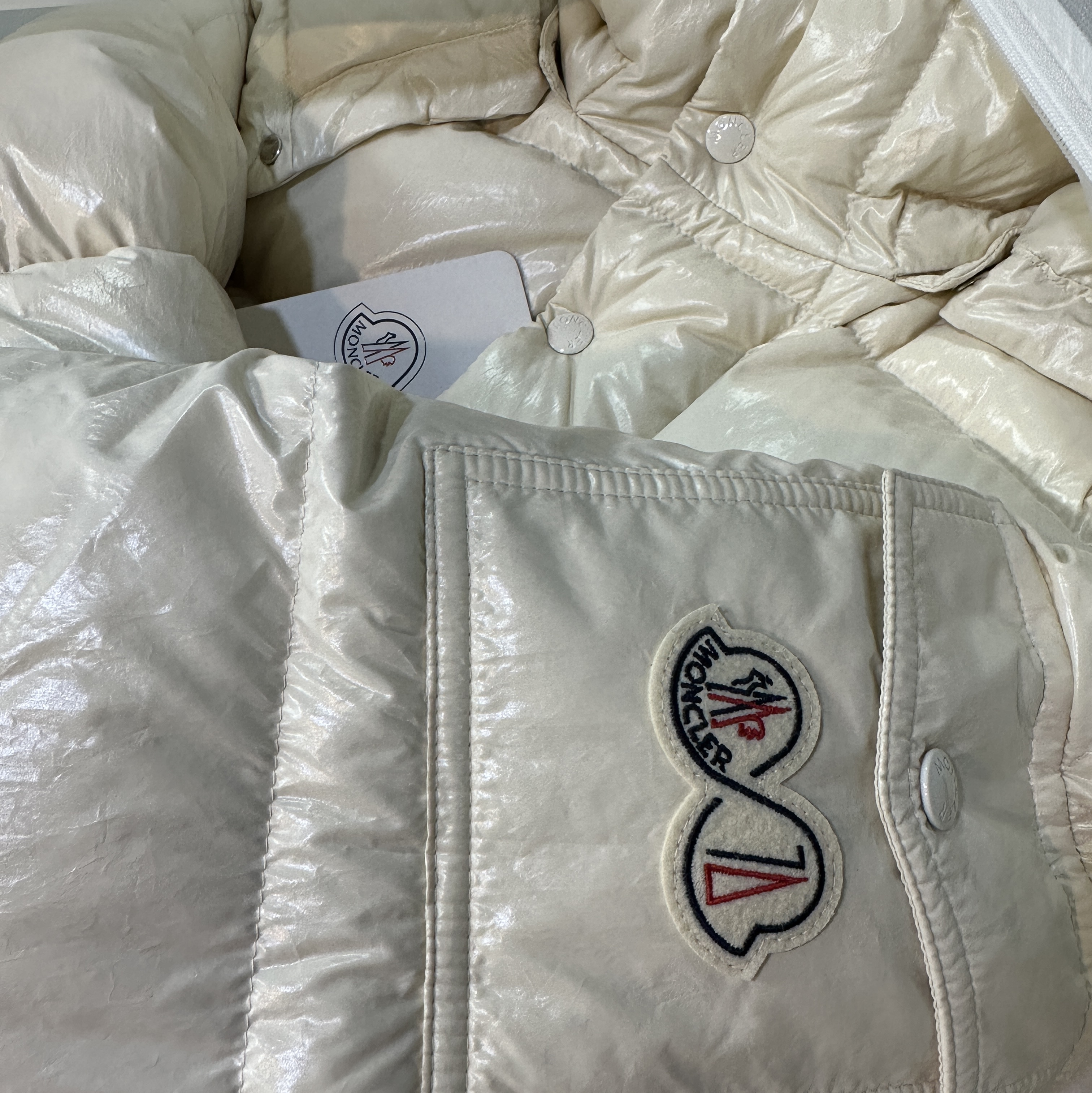 Moncler Maya 70 Short Down Jacket Snowflake White - 22FW 착용 스타일