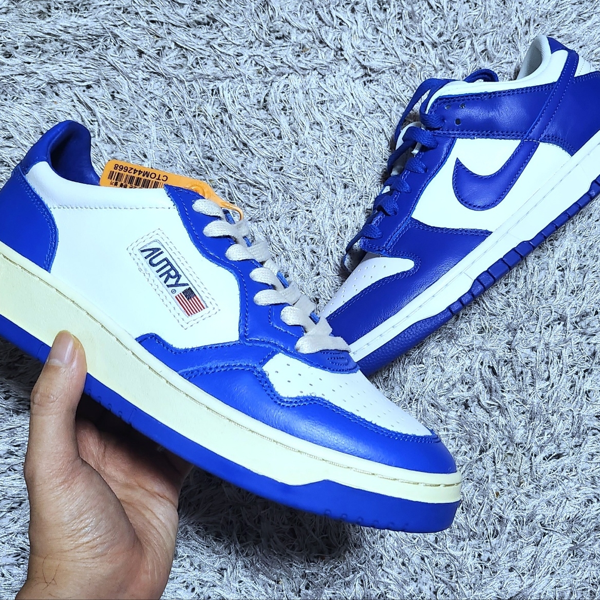 Autry Medalist Low Leather Sneakers White Azure 착용 스타일 - 1