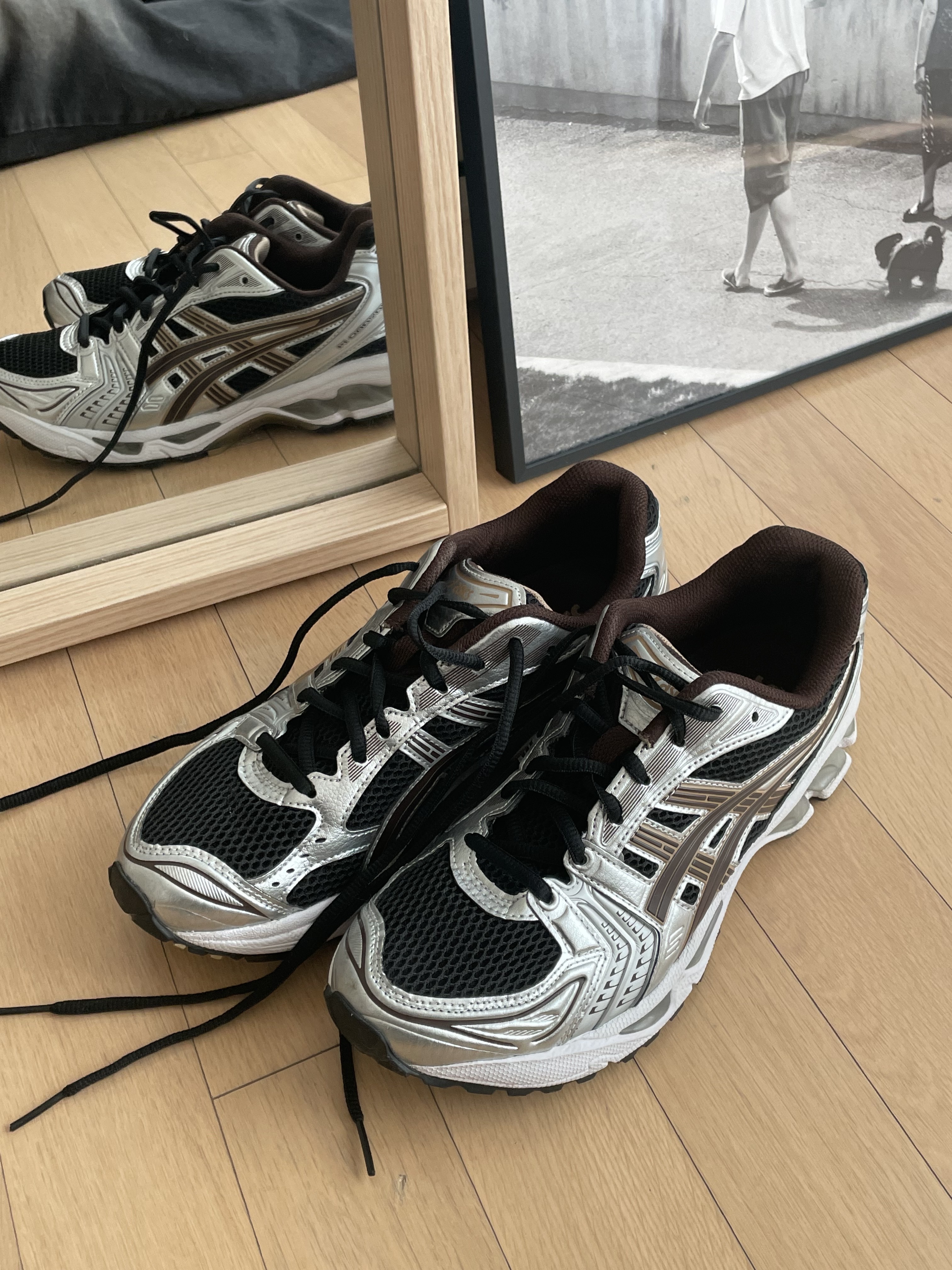 Asics Gel-Kayano 14 Black Coffee 착용 스타일 - 4