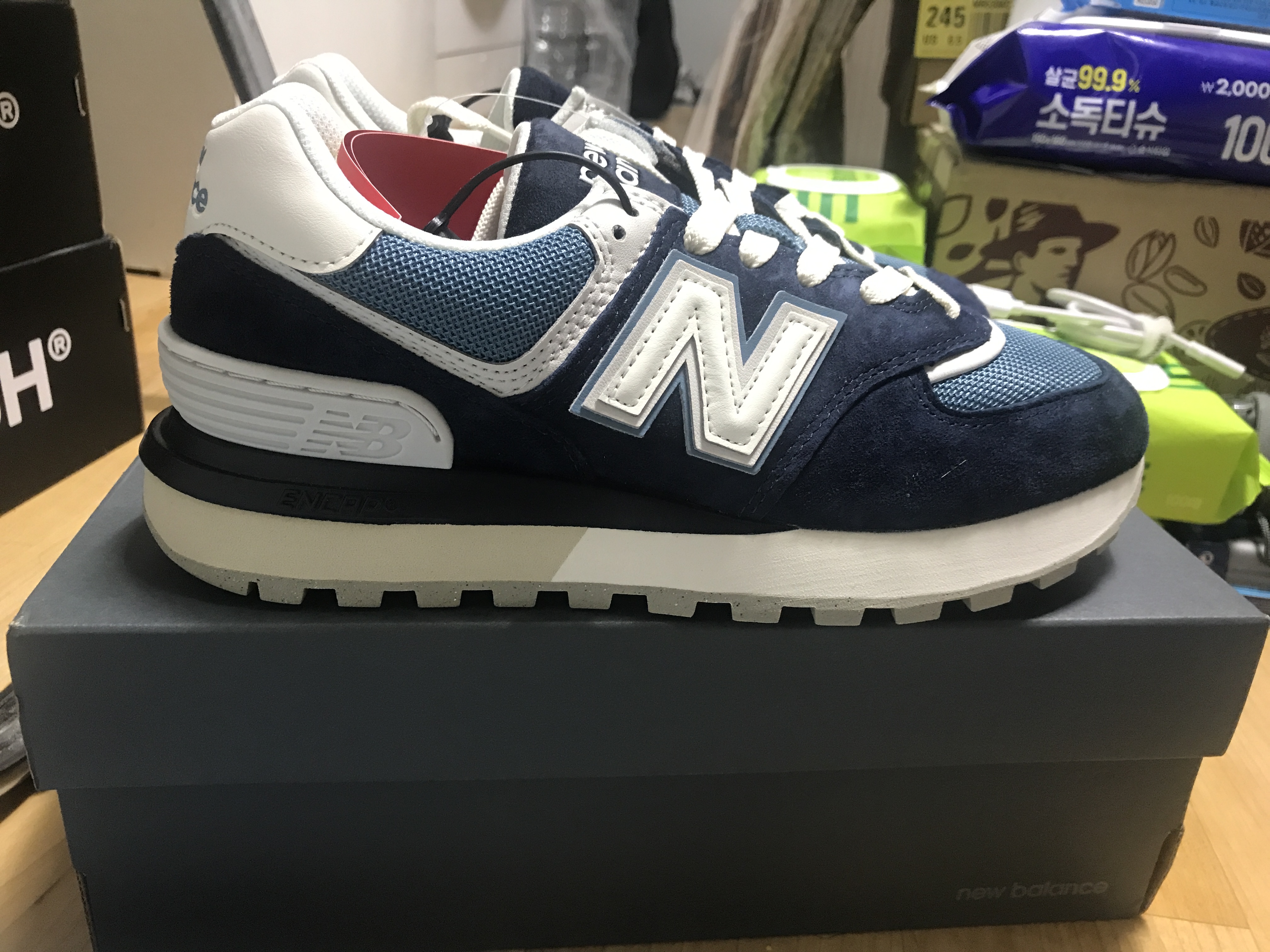 New Balance 574 Legacy Navy Sea Salt 착용 스타일 - 1