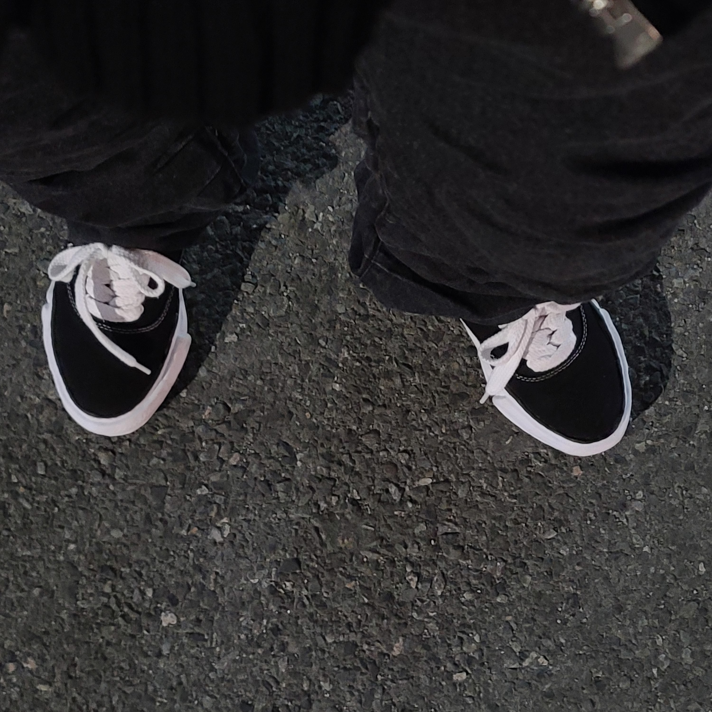 Maison Mihara Yasuhiro Baker OG Sole Canvas Low Cut Sneakers Black 착용 스타일