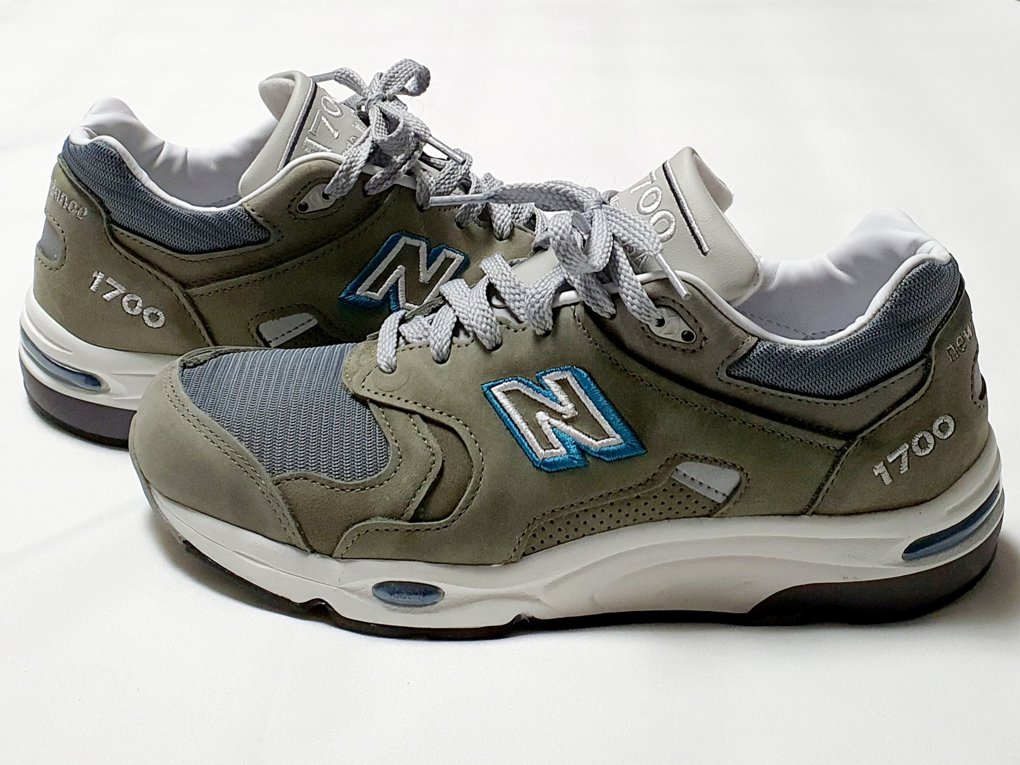 New Balance 1700 Made in USA Brown Steel Blue 착용 스타일 - 4