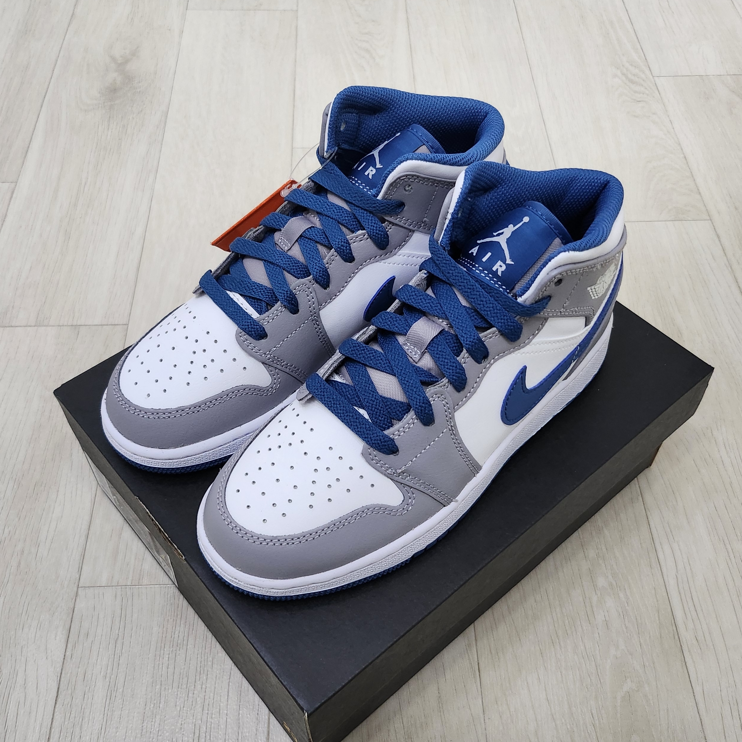 (GS) Jordan 1 Mid Cement Grey True Blue 착용 스타일 - 2