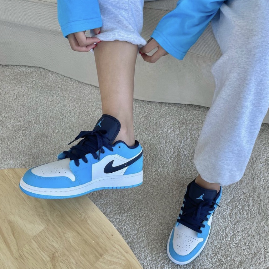Jordan 1 Low Dark Powder Blue 착용 스타일