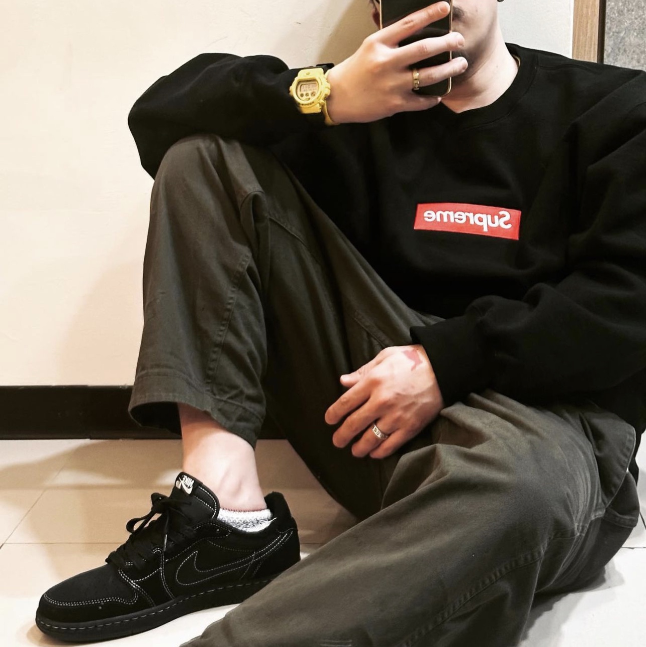 Supreme Box Logo Crewneck Heather Grey - 22FW, Supreme Box Logo Crewneck Black - 22FW 착용 스타일 - 2