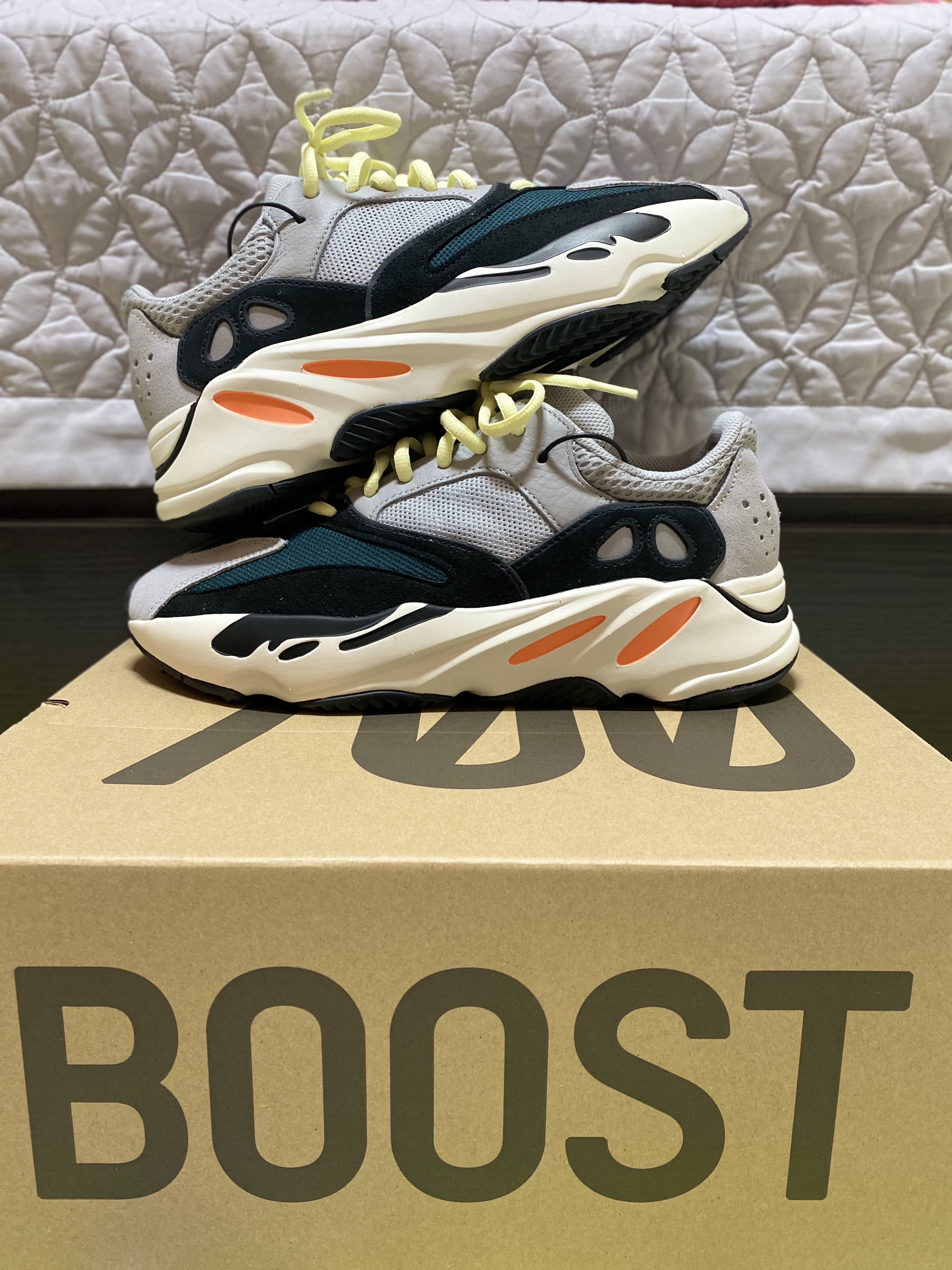 Adidas Yeezy Boost 700 Wave Runner Solid Grey 2021/2022 착용 스타일 - 3