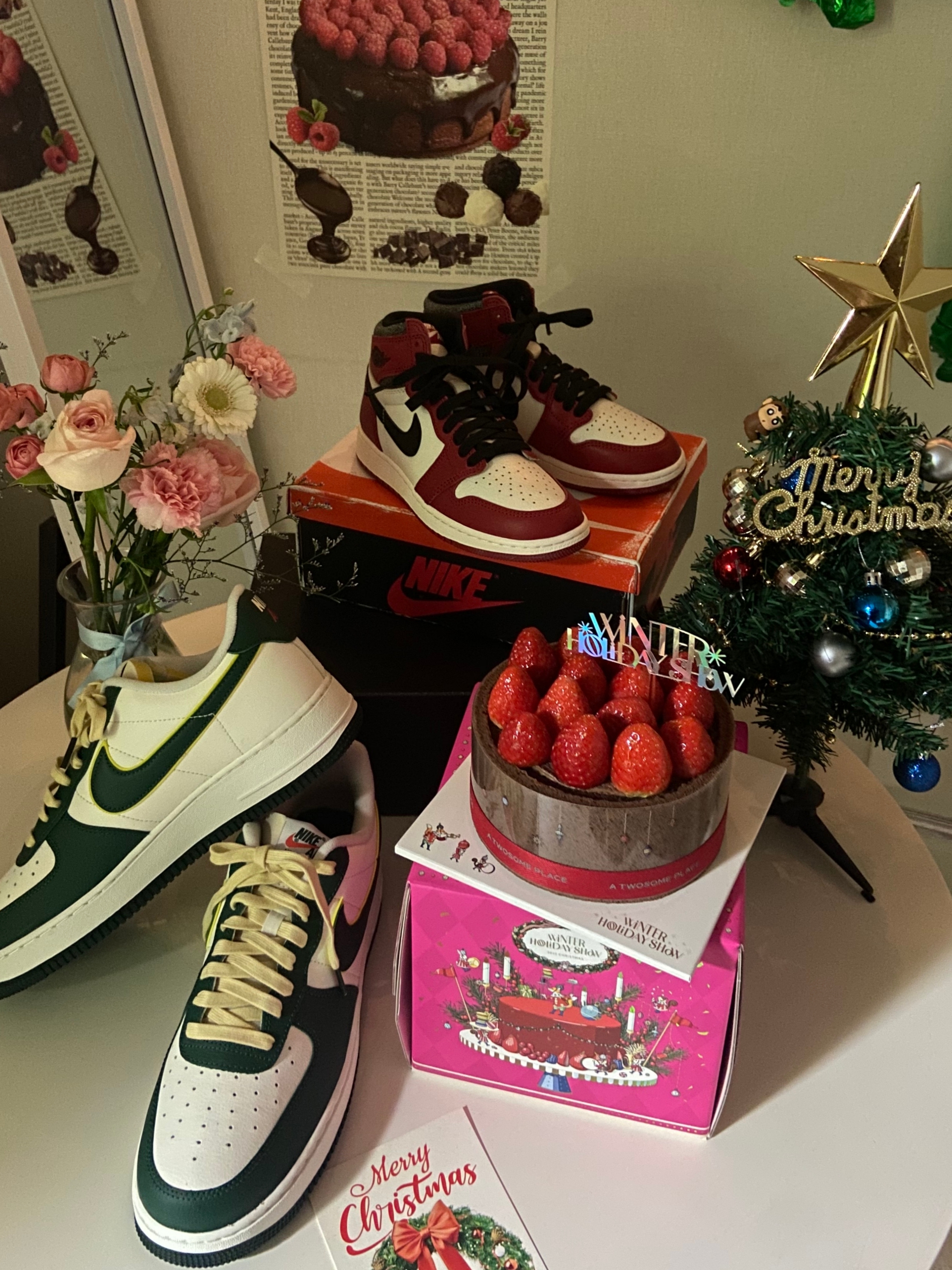 (GS) Jordan 1 Retro High OG Chicago 2022, Nike Air Force 1 '07 LV8 Sail Noble Green 착용 스타일