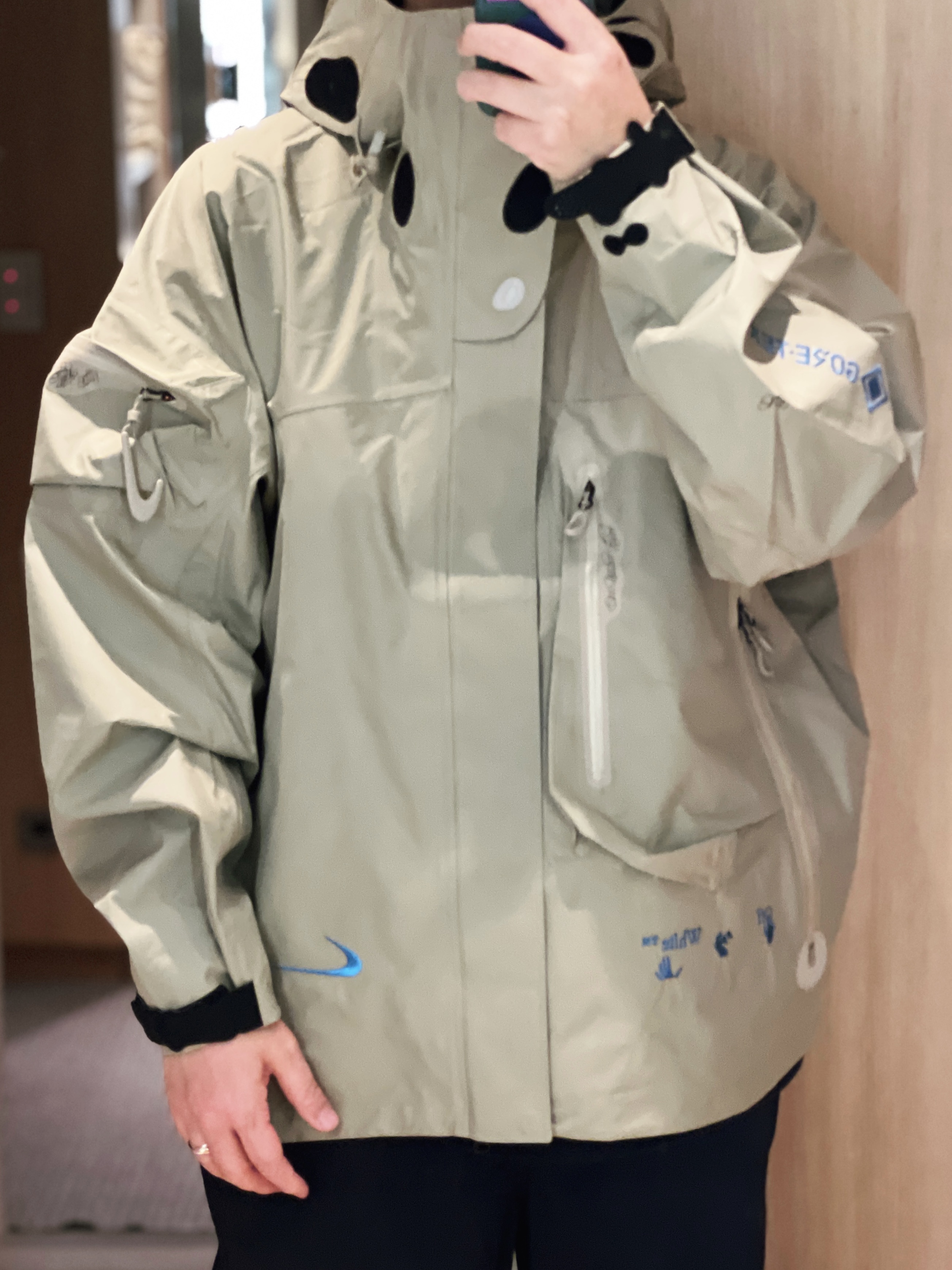 Nike x Off-White NRG Gore-Tex Jacket Khaki - Asia 착용 스타일 - 1