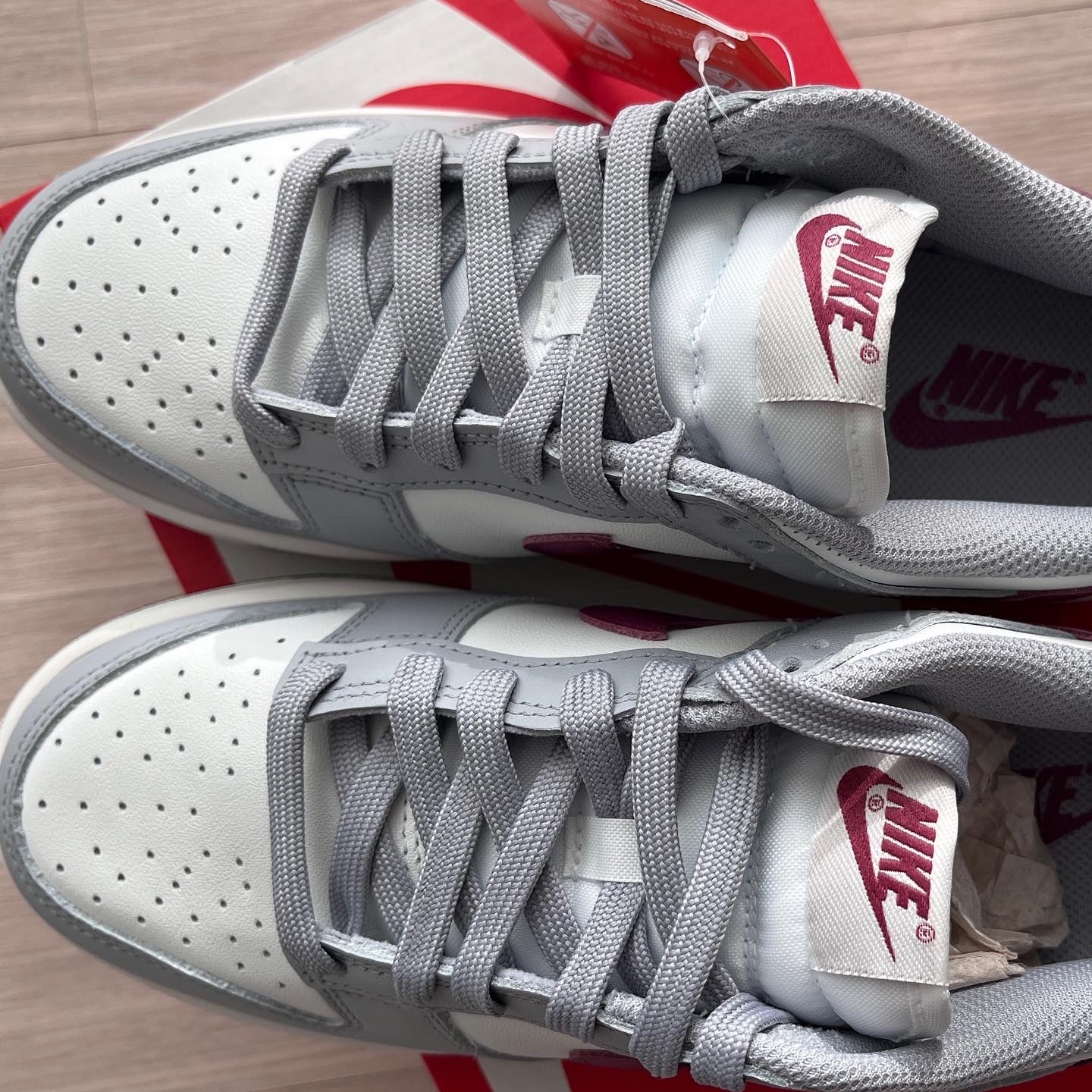 (W) Nike Dunk Low Wolf Grey Rosewood 착용 스타일 - 5