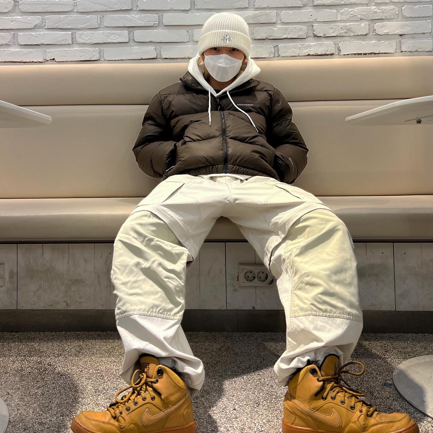 Nike ACG Smith Summit Cargo Pants Light Bone - Asia 착용 스타일 - 2