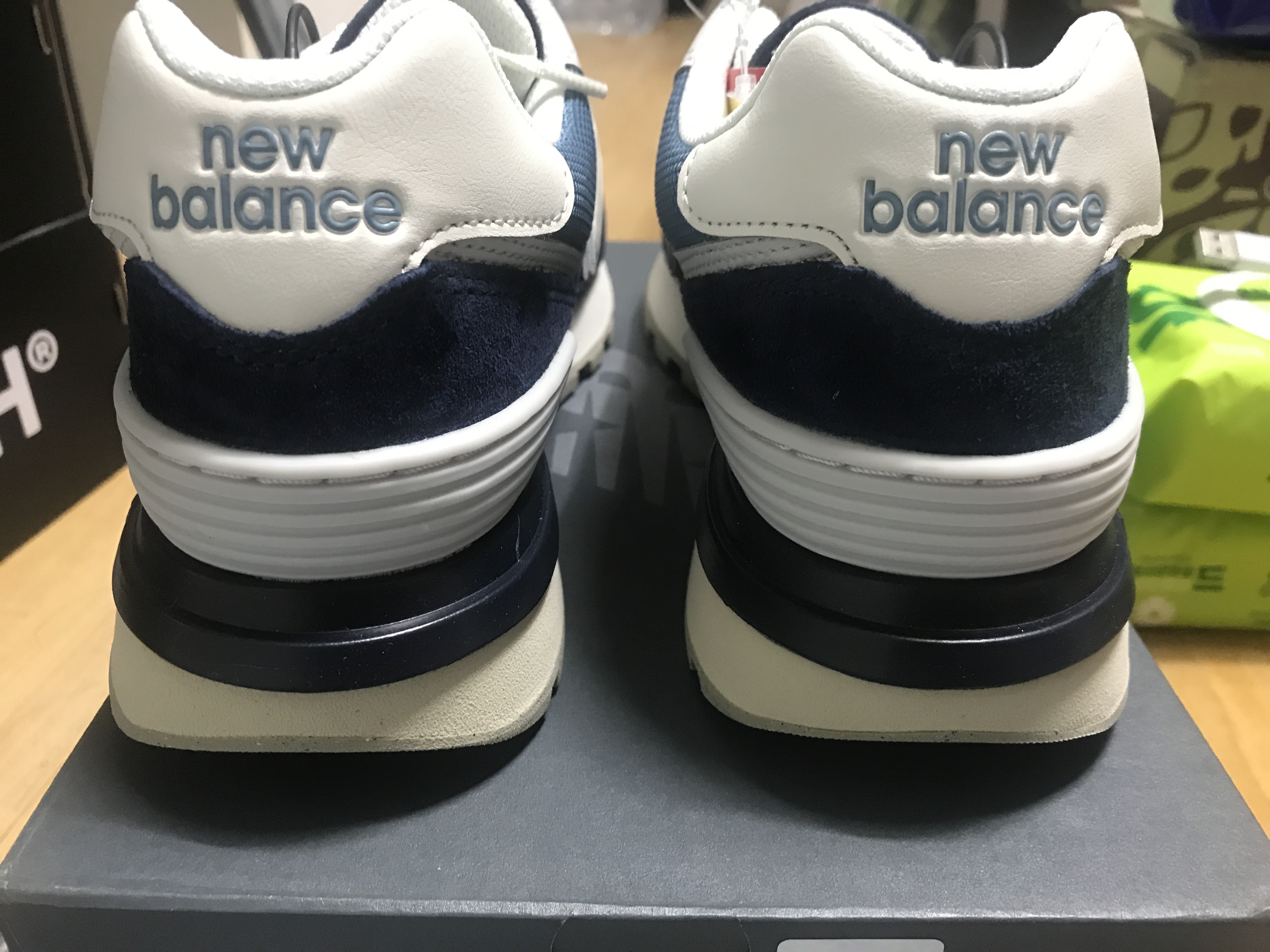 New Balance 574 Legacy Navy Sea Salt 착용 스타일 - 3