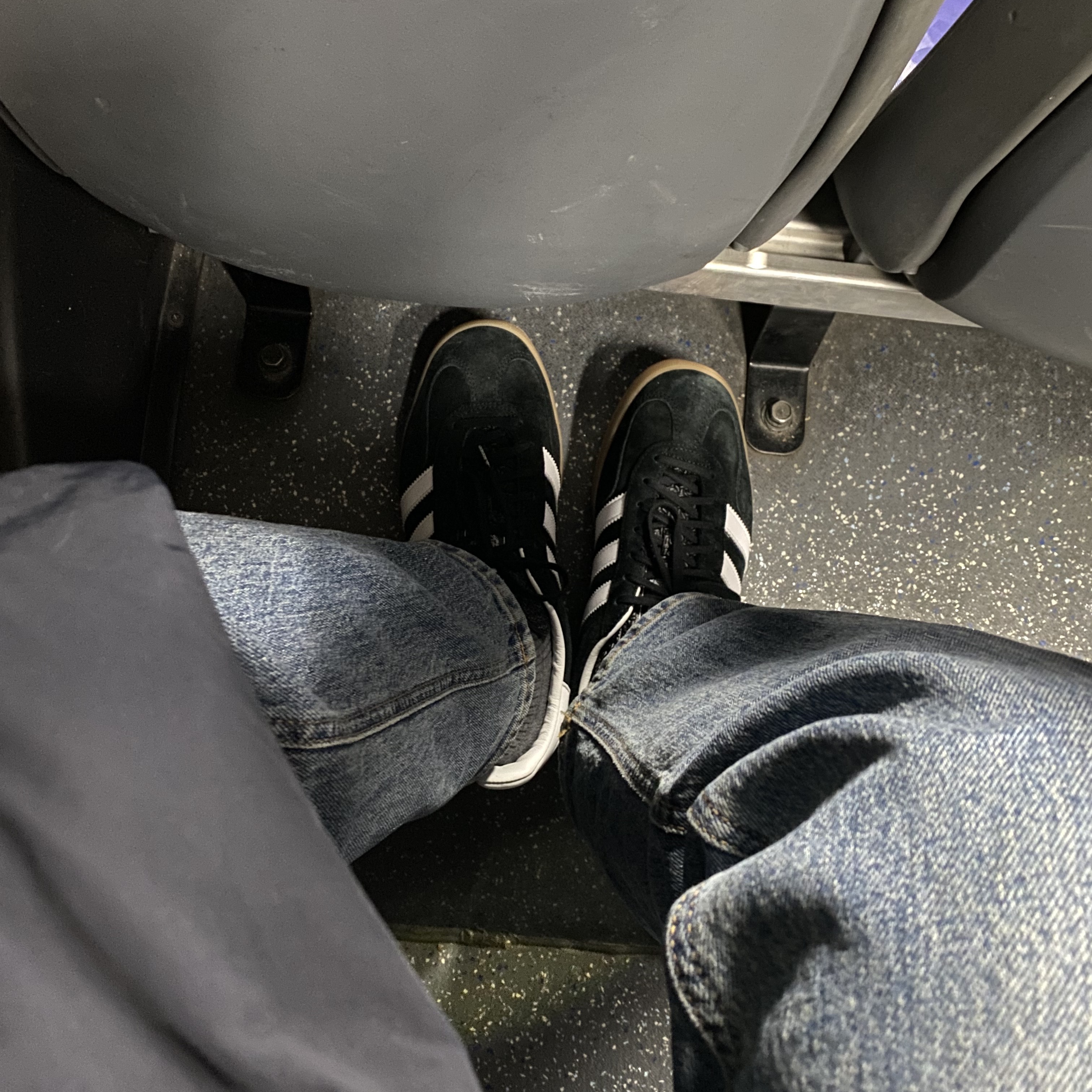 Adidas Gazelle Indoor Core Black 착용 스타일