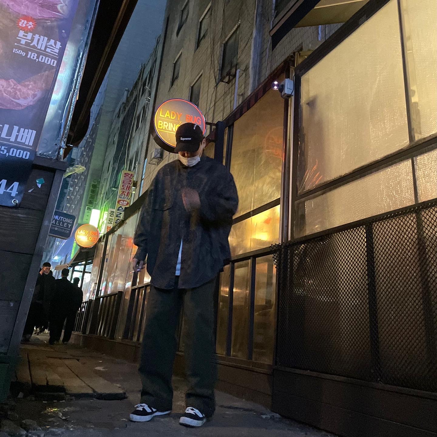 Adidas Adimatic Core Black, Supreme Military Camp Cap Black - 21FW 착용 스타일