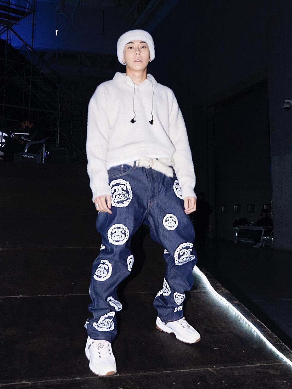 Stussy x Denim Tears 501 Jean Raw, Nike x Jacquemus Air Humara LX Light Bone and Gold 착용 스타일 - 2
