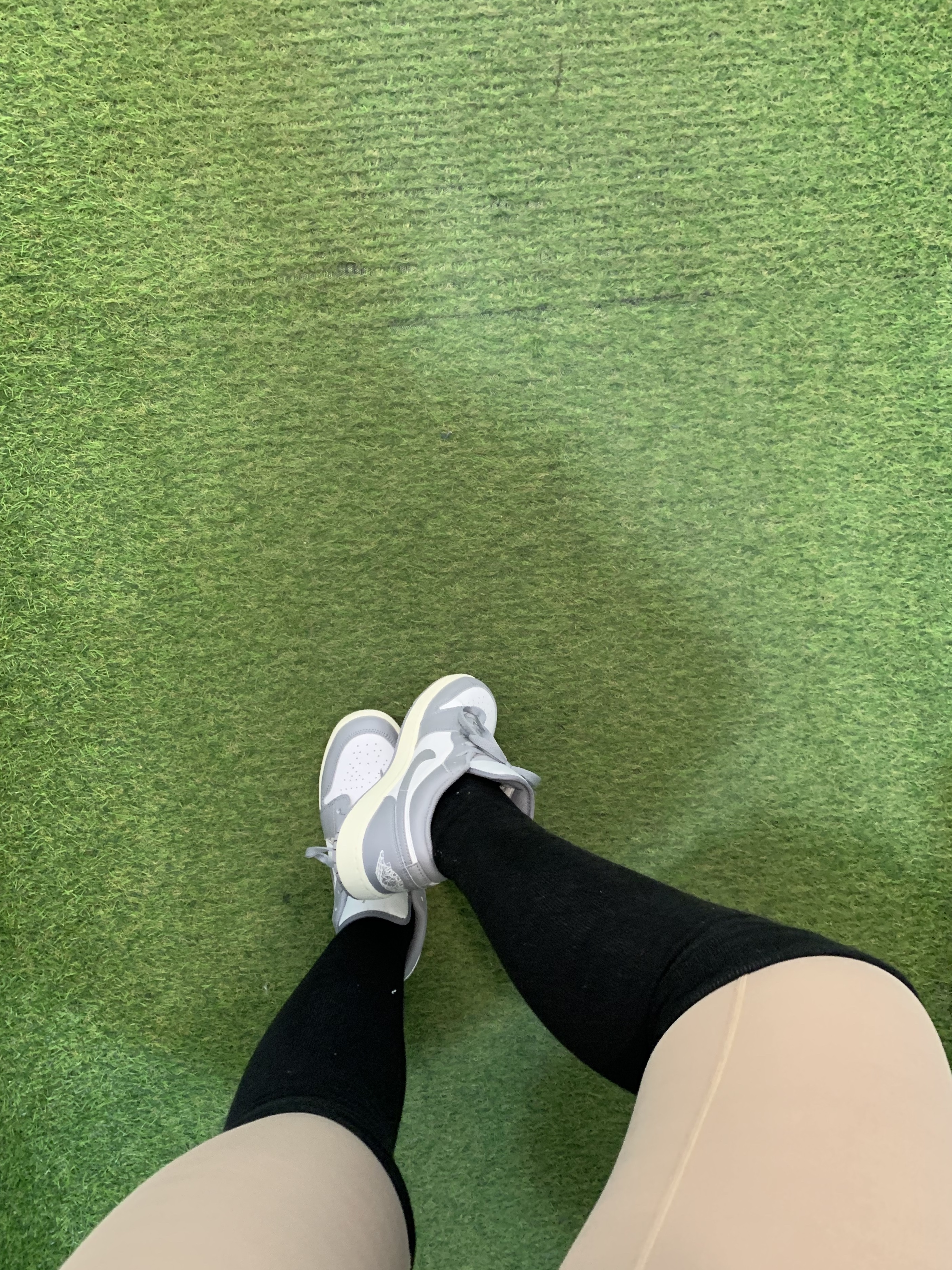 (GS) Jordan 1 Low Stealth and White 착용 스타일 - 3