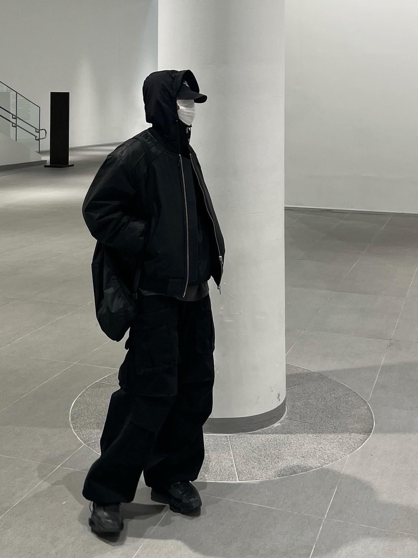 Nike x Matthew M Williams Zoom 004 Triple Black 착용 스타일 - 1
