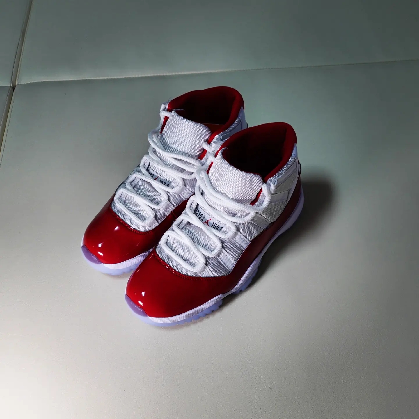 Jordan 11 Retro Varsity Red 착용 스타일 - 1