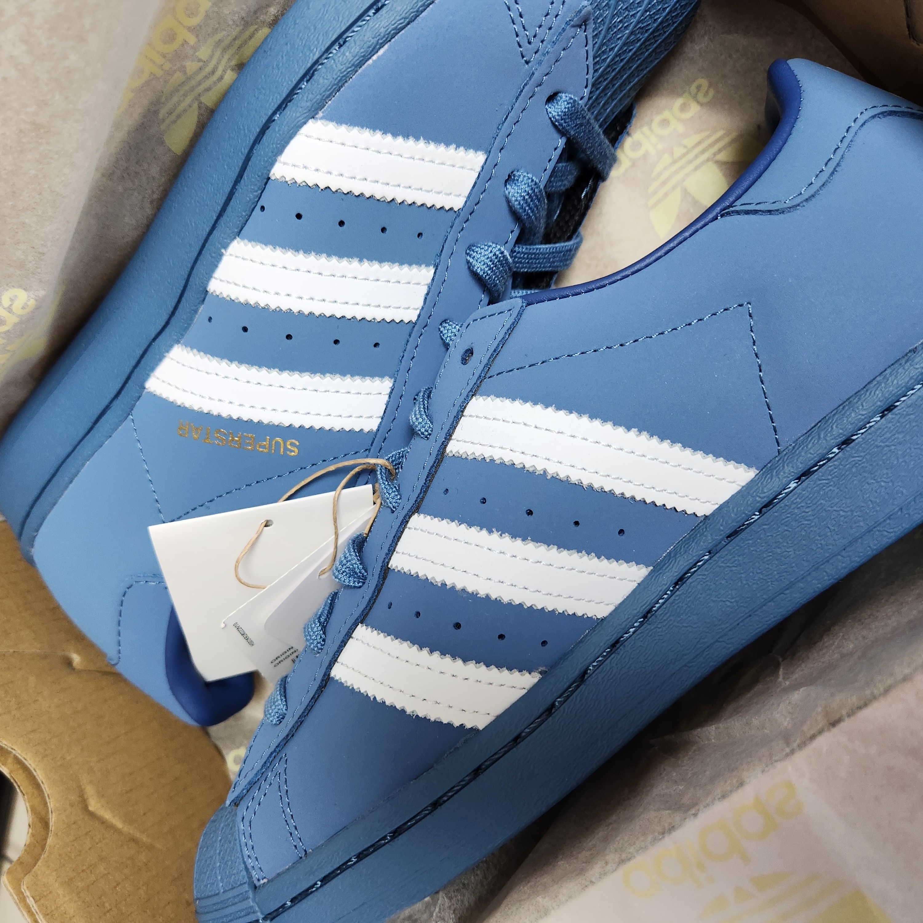 Adidas x Atmos x Daiki Tsuneta Superstar Altered Blue 착용 스타일 - 1