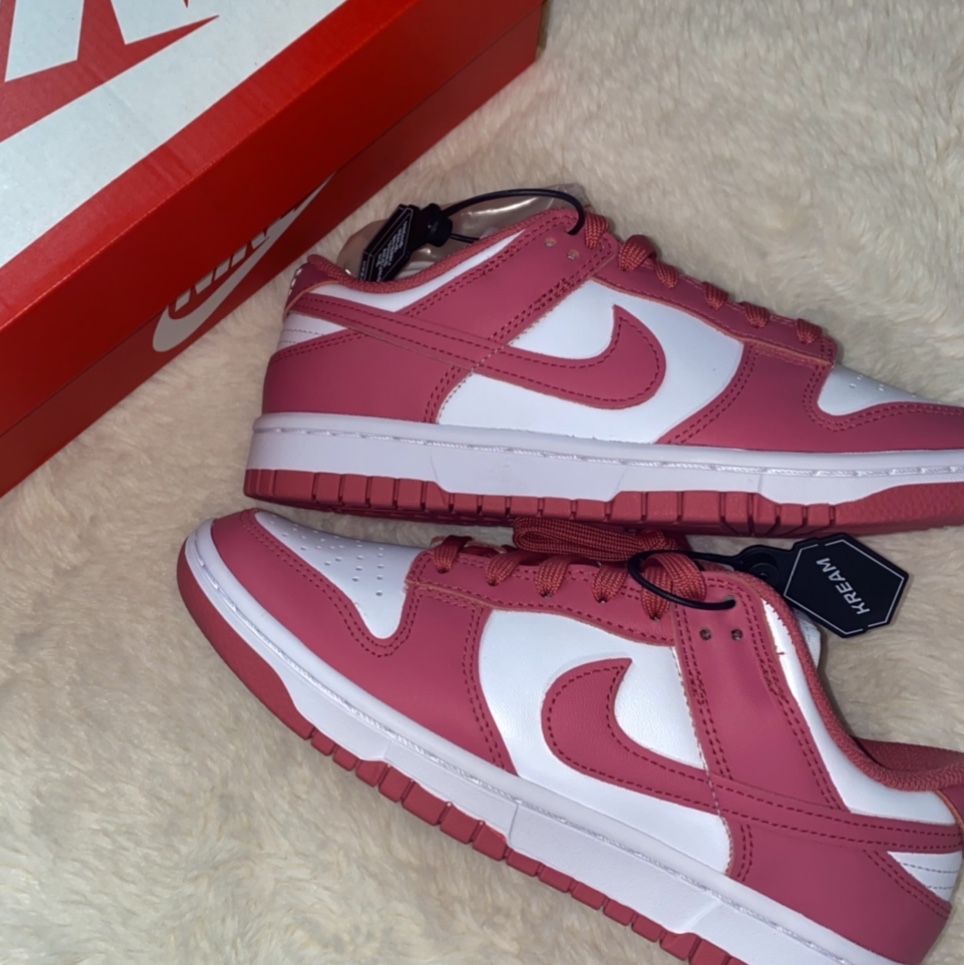 (W) Nike Dunk Low Archeo Pink 착용 스타일