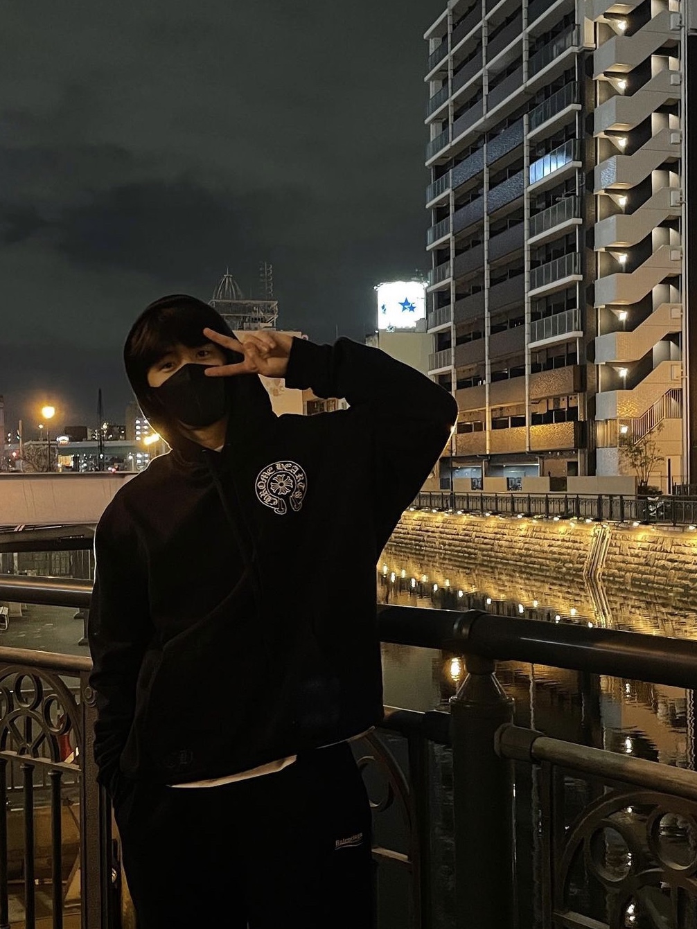 Chrome Hearts Horseshoe Hoodie Black - Korea Exclusive 착용 스타일 - 1