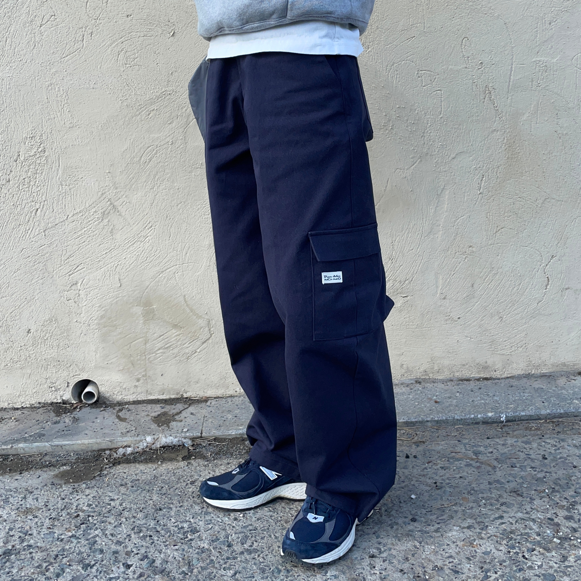 New Balance 2002R Eclipse Castlerock 착용 스타일 - 5