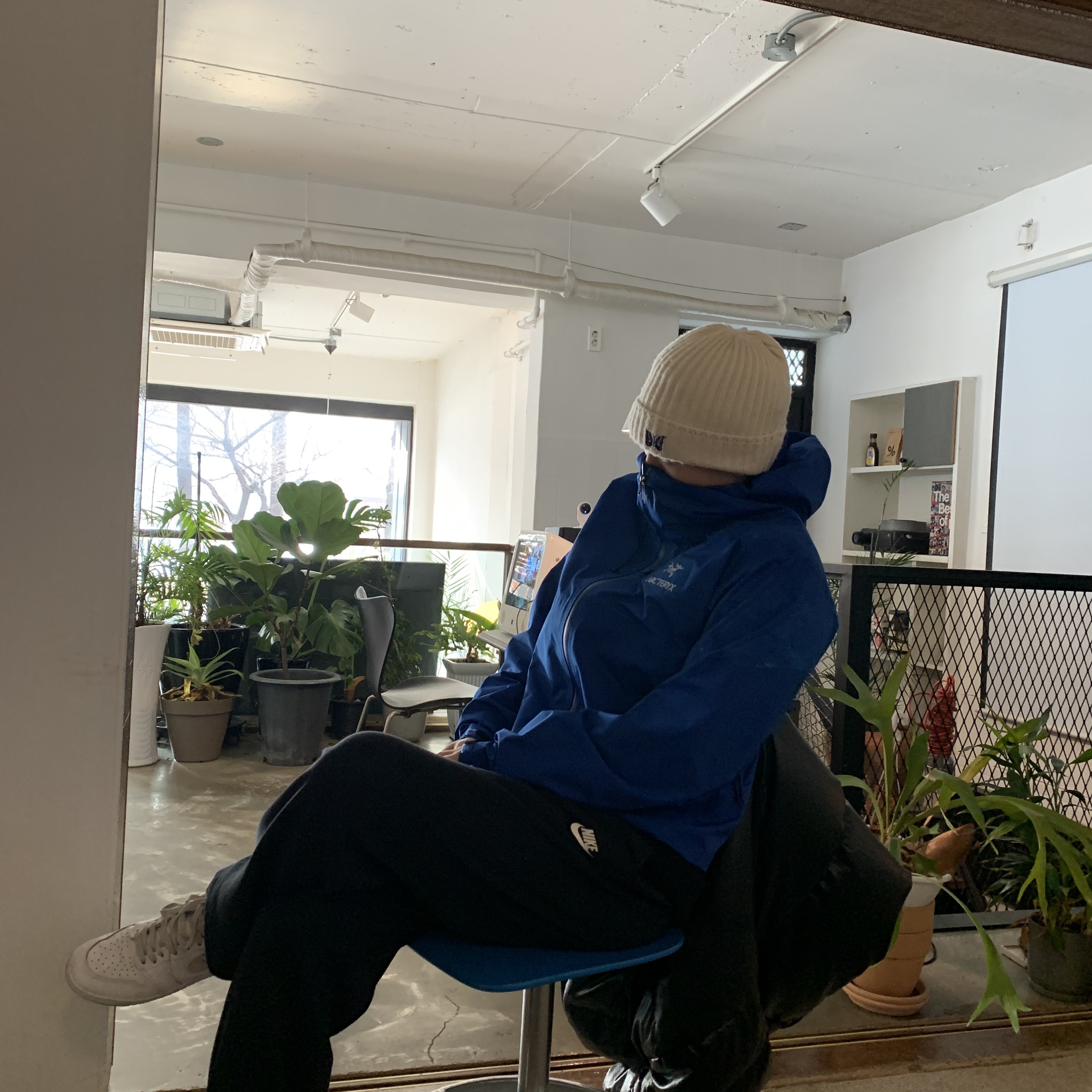 Arc'teryx Beta LT Jacket Vitality, Needles Merino Wool Watch Cap Black 착용 스타일 - 1