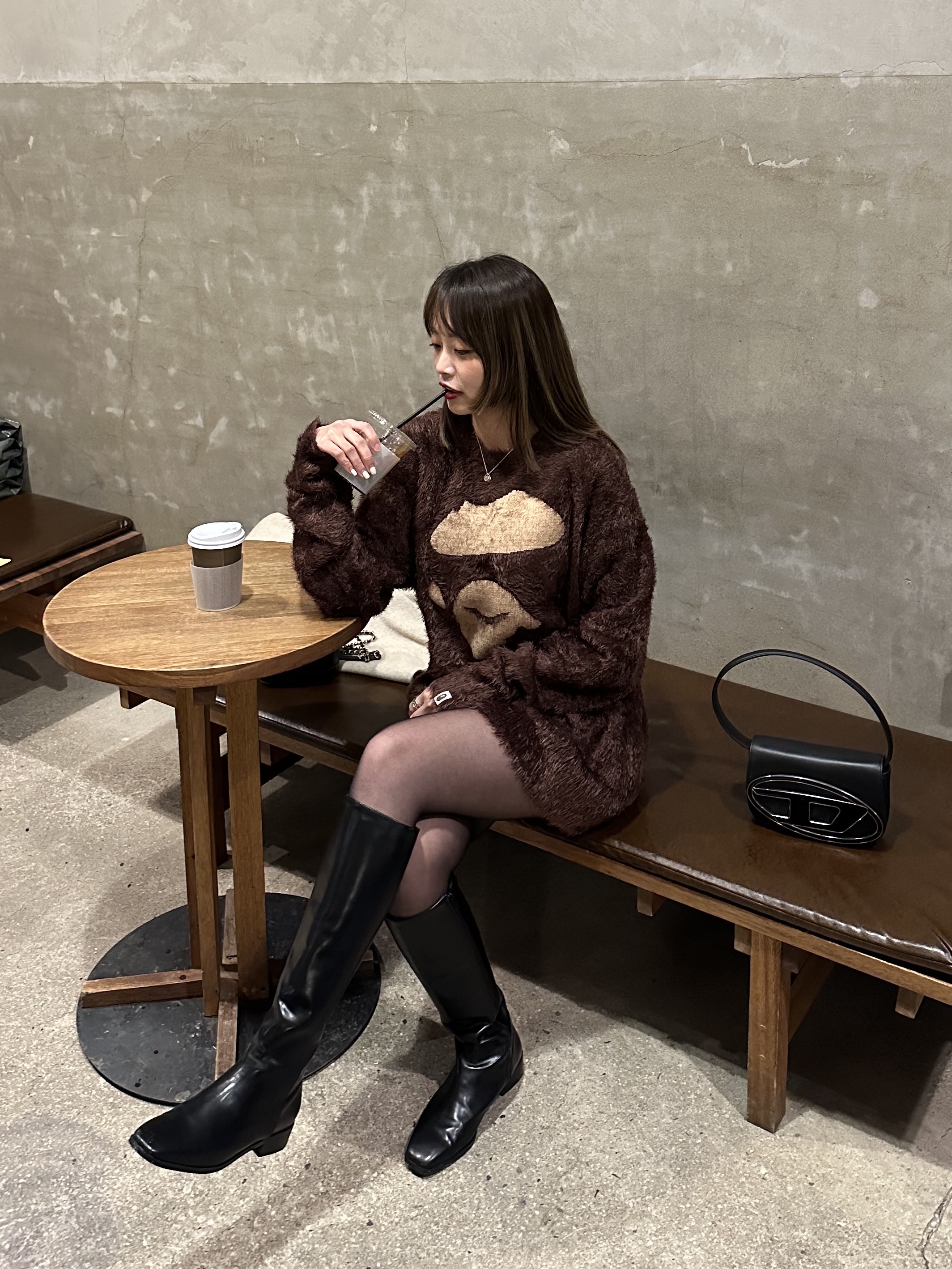 Diesel 1DR Shoulder Bag in Nappa Leather Black 착용 스타일 - 5