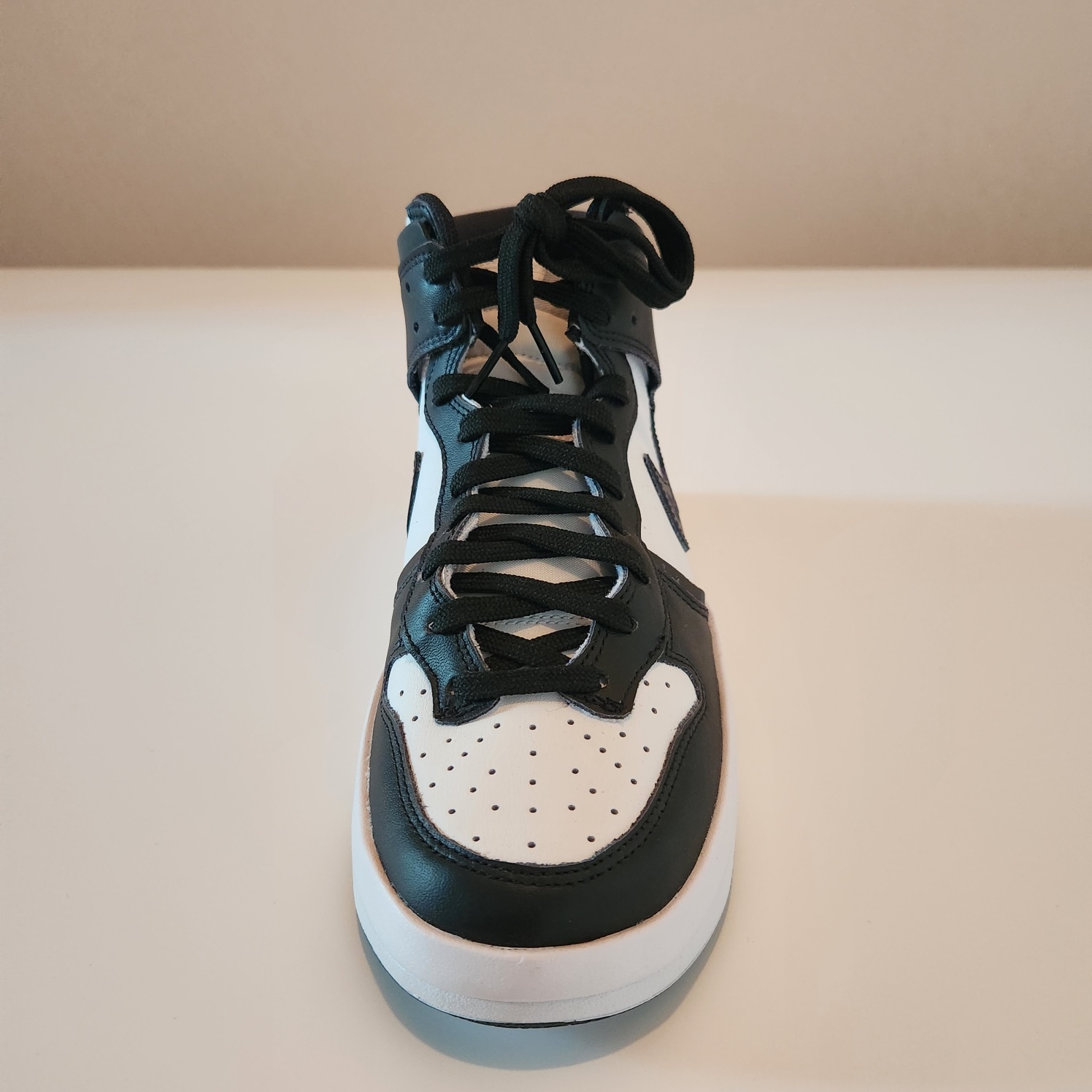 (W) Nike Dunk High Up Black and White 착용 스타일 - 3