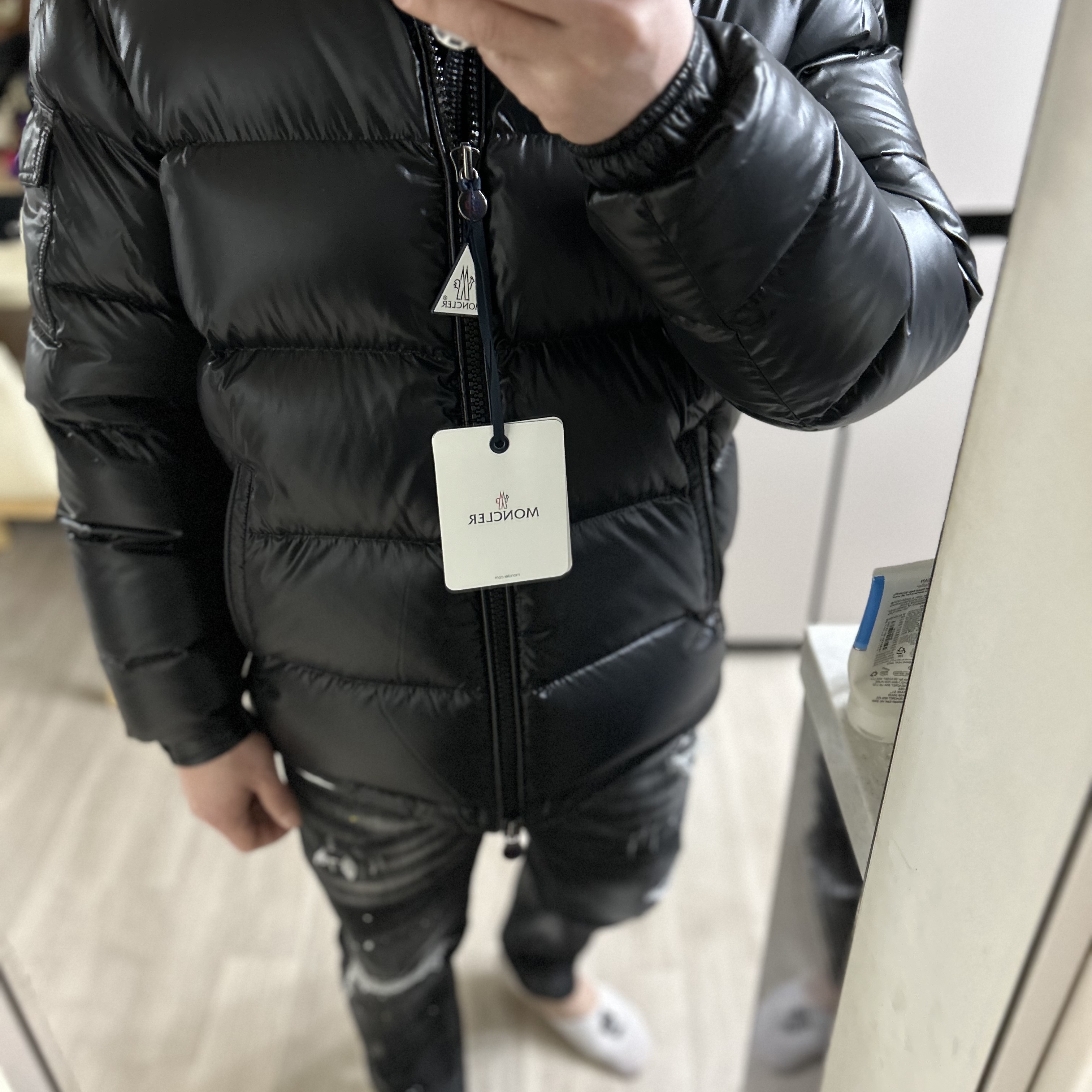 Moncler Maya Short Down Jacket Black - 22FW 착용 스타일