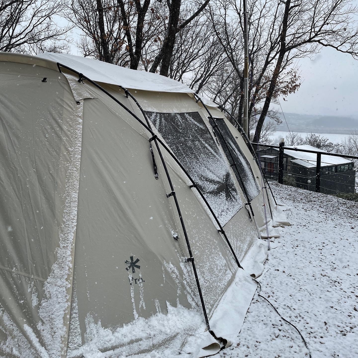 Snow Peak Land Lock Pro. Ivory 착용 스타일 - 4