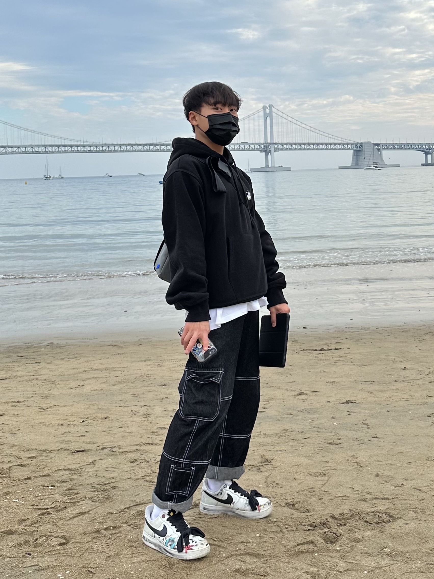 Stussy Basic Stussy Hoodie Black 2022, Ader Error Trace Admore Crossbody Bag Grey - 21FW 착용 스타일 - 1