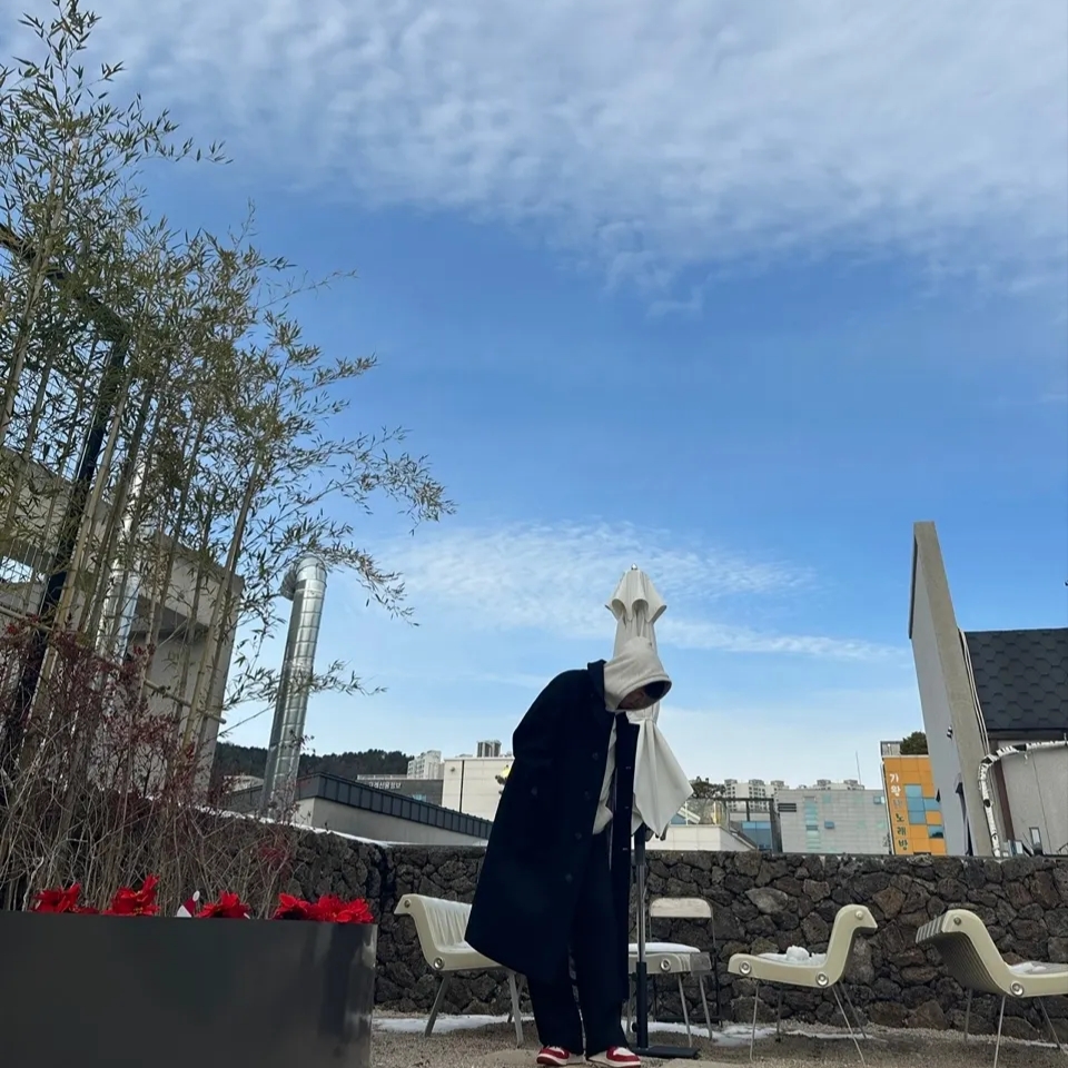 Undermycar Majanne Multi Button Oversized Wool Coat Black Oyster - 21FW, IAB Studio Hoodie Oatmeal Burgundy 착용 스타일 - 2