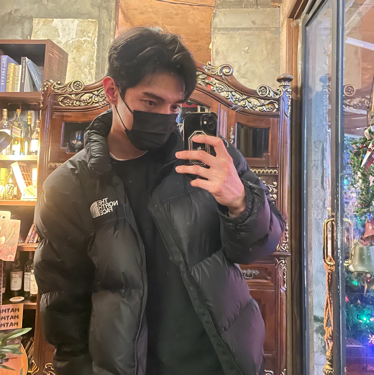 The North Face 1996 Eco Nuptse Jacket Black 착용 스타일